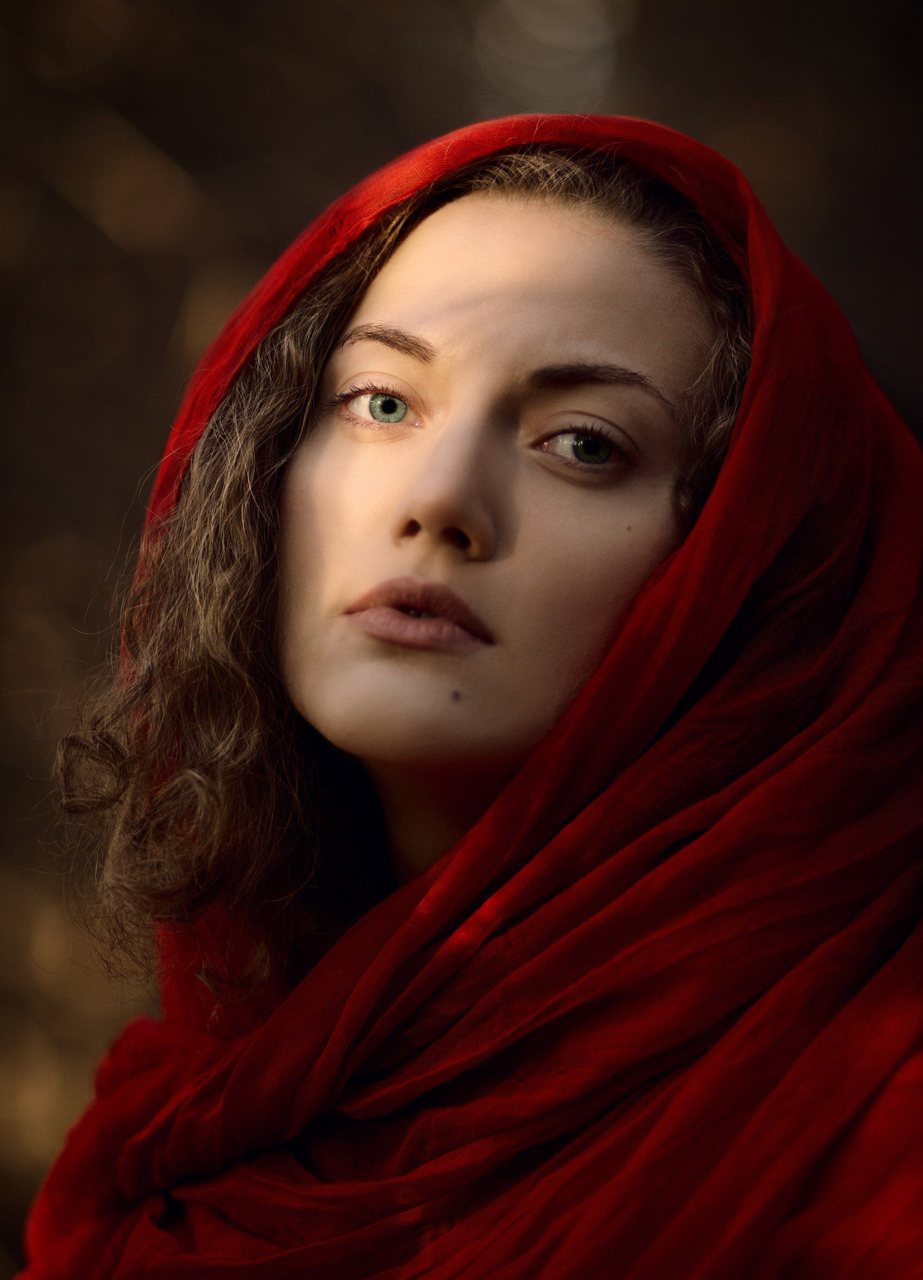 Аня в красном платке - 20 фото