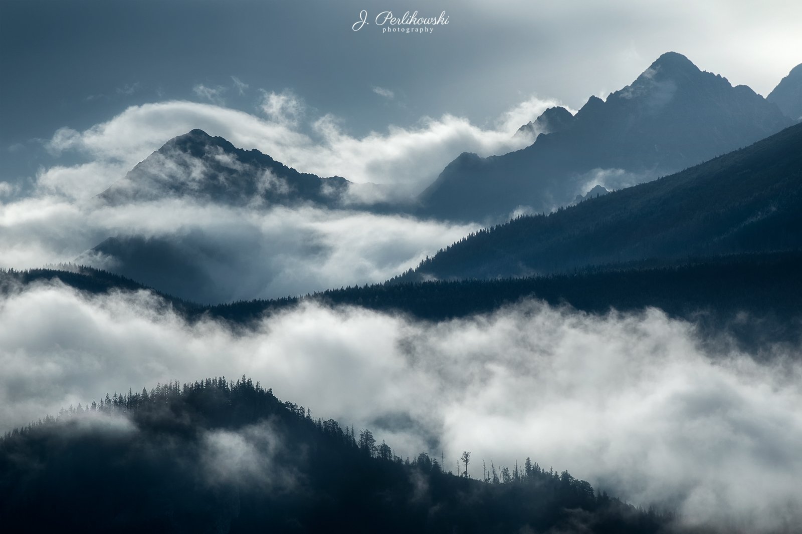 tatra mountains,tatras, mountains, mountain, fog, mist, clouds, moody, sunrise, layers, contrast, lights,, Jakub Perlikowski