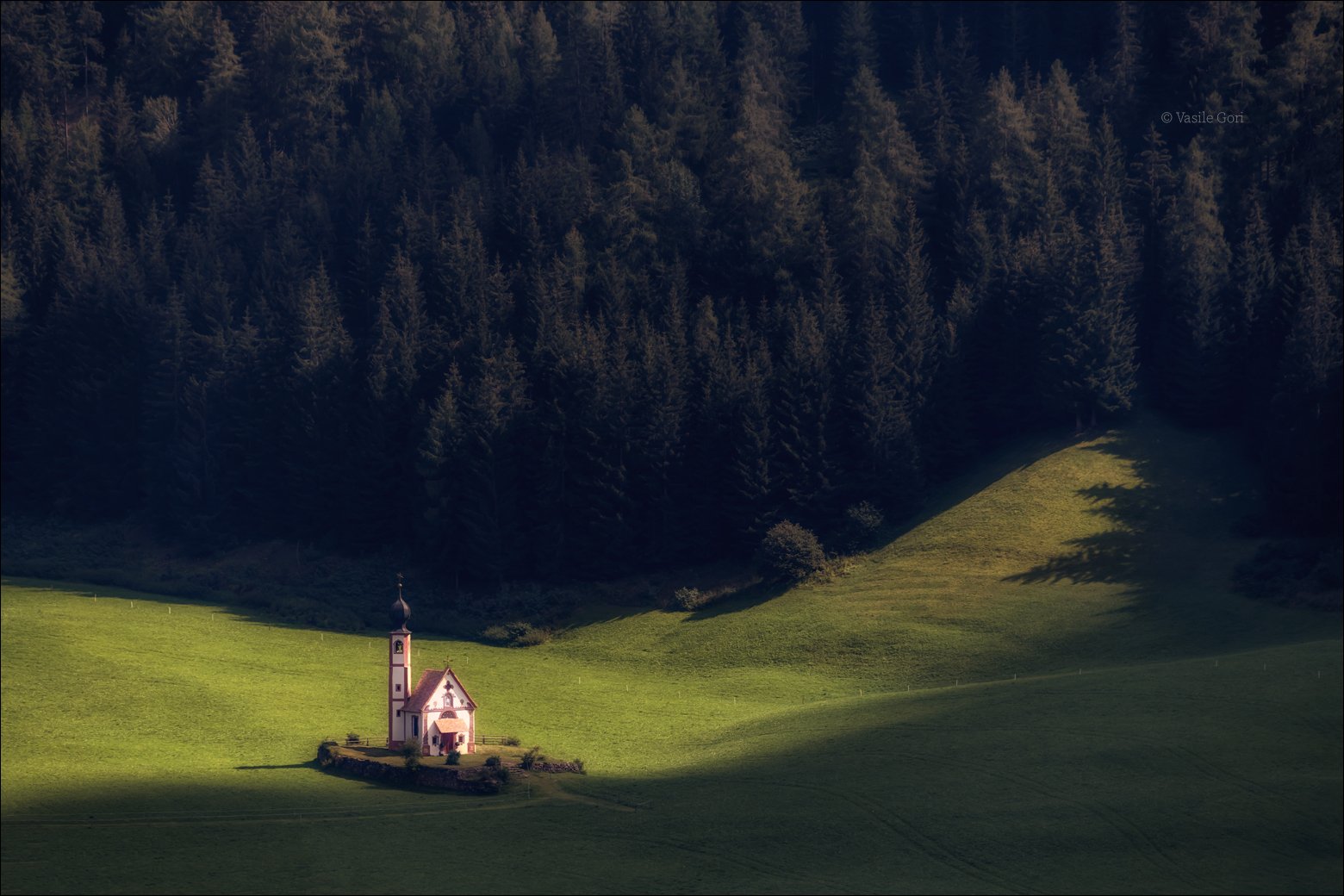 доломитовые альпы,santa maddalena,деревня,val di funes,осень,odle,италия,alps,ranui,san giovanni,церквушка, Василий Гори