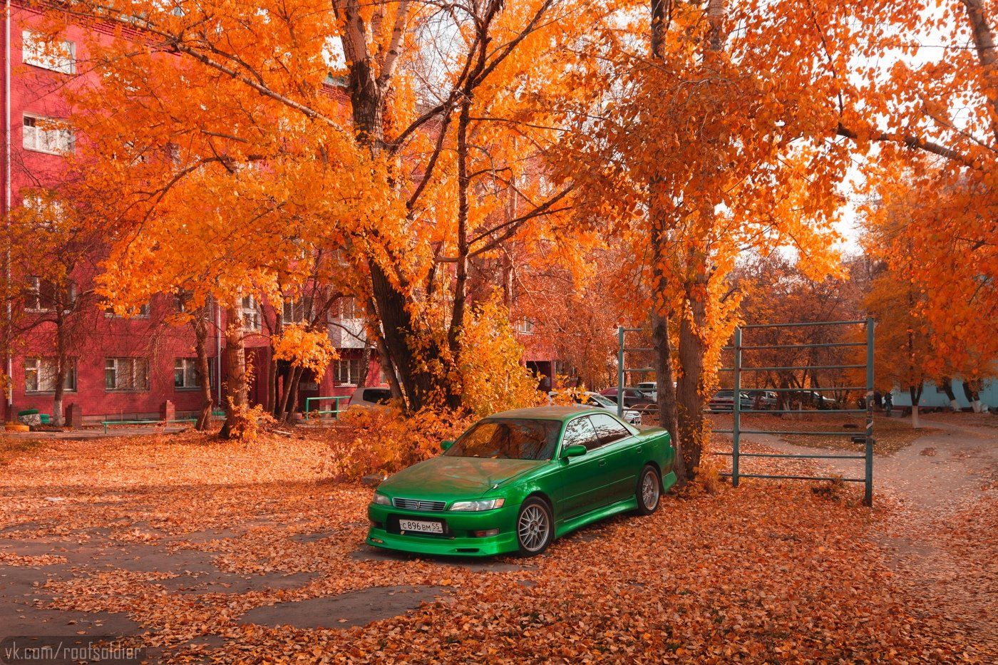 autumn, leaves, fall, yellow, orange, branch, landscape, garden, tree, city, scape, colorful, russia, omsk, siberia, осень, листопад, омск, россия, храм, церковь, религия, крыша, cathedral, church, orthodox, religion, urban exploration, car, automobile, а, Голубев Алексей