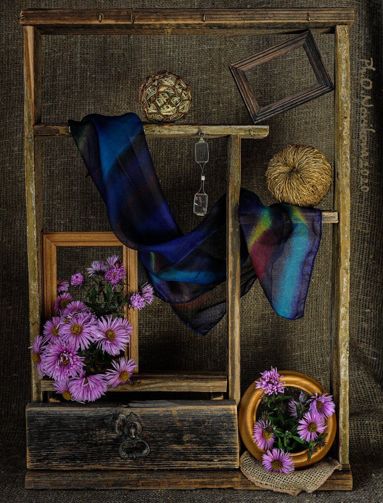 полочка,рамки,пенсне,платок,цветы, Ольга Новикова