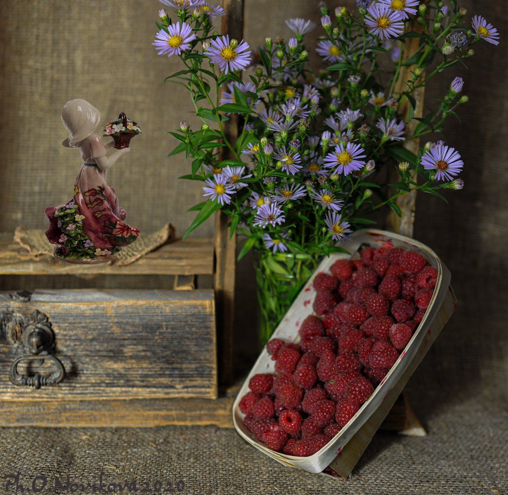 статуэтка,ягоды,малина,цветы, Ольга Новикова