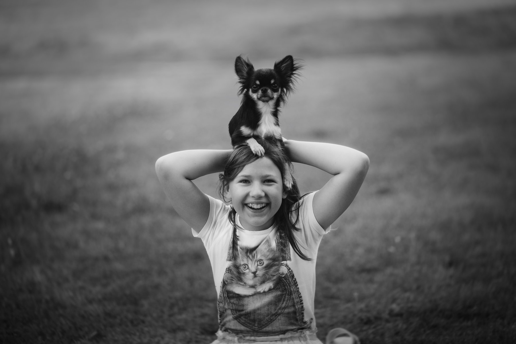 собака девочка жанровая фотография чернобелый портрет, Вера Шамраева