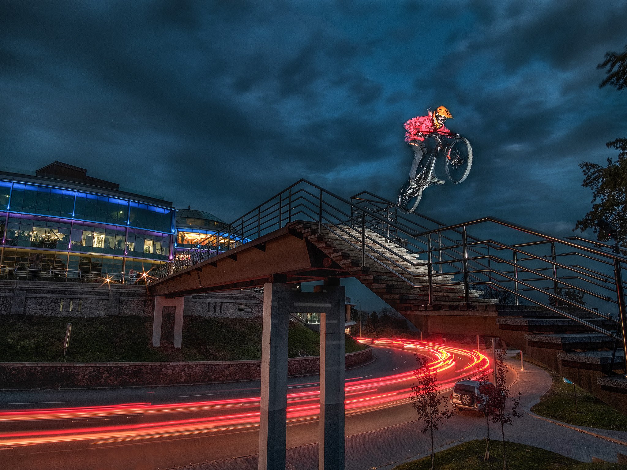 Bicycle  Lifestyles  One Person  Cycling  Outdoors  Full Length  Healthy Lifestyle  Leisure Activity  Extreme Sports  Sport  Motion  Skill  dh  downhill  urban  jumping  freeride  drop  light trail  long exposure  flash  red  blue  rider  ukraine  kyiv  c, Юрий Никитюк