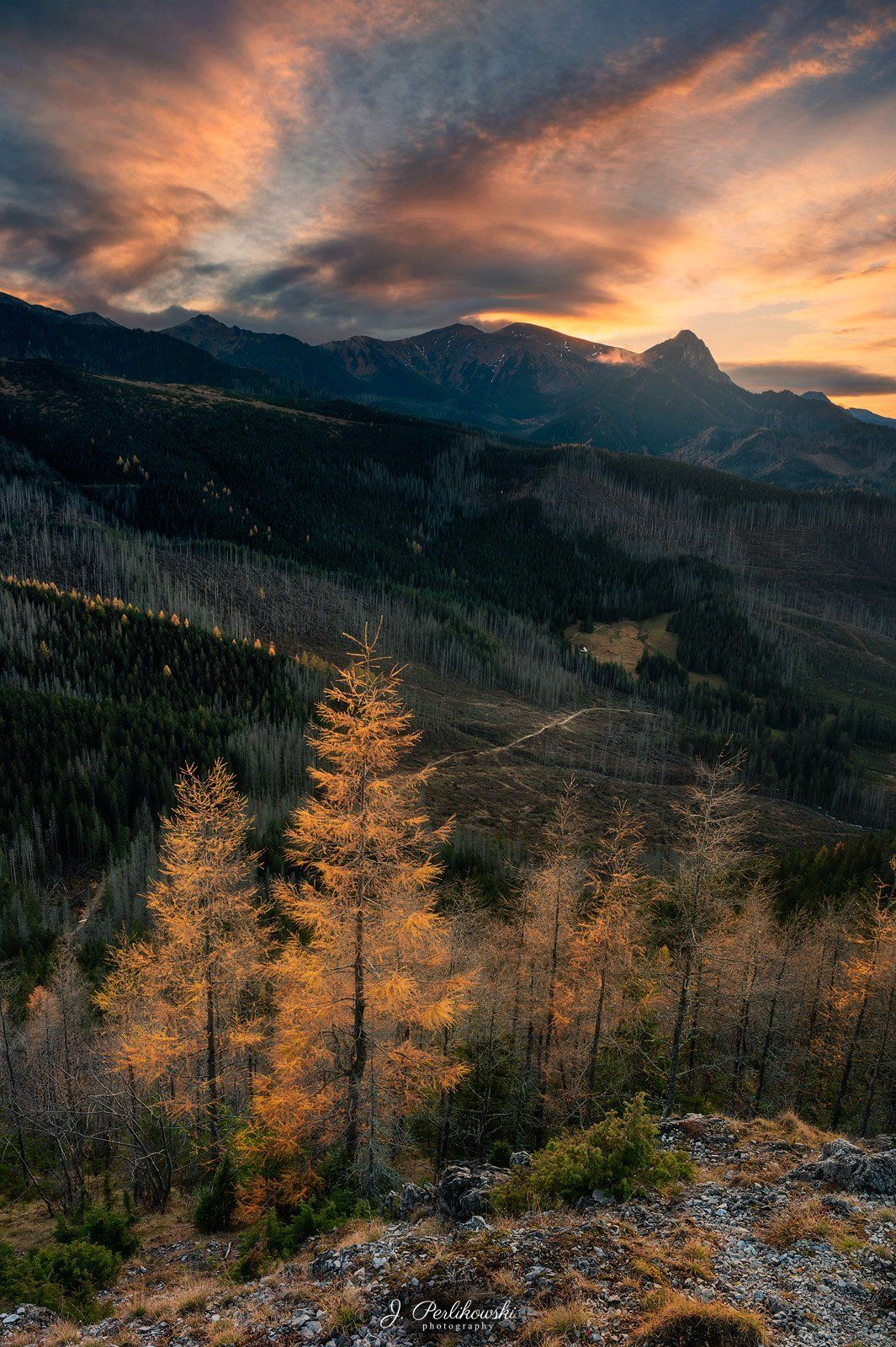mountains, mountain, sunset, colours, contrast, clouds, forest, giewont, poland,tatra mountains, tatras, autumn,, Jakub Perlikowski