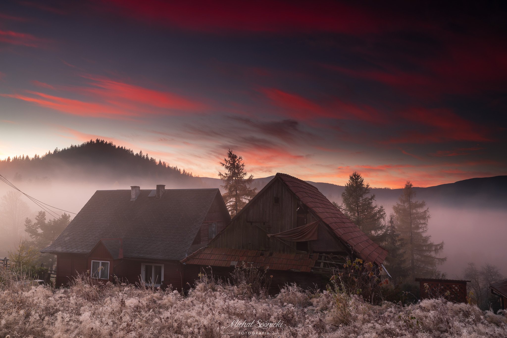 #poland #zawoja #morning #best #sky #dramatic #color #house #sunrise, Michał Sośnicki