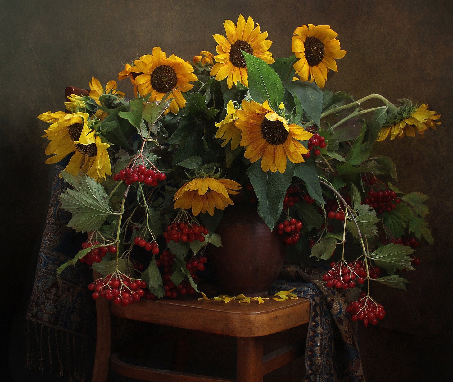 осень,  цветы, калина, подсолнухи, натюрморт, марина филатова, Марина Филатова