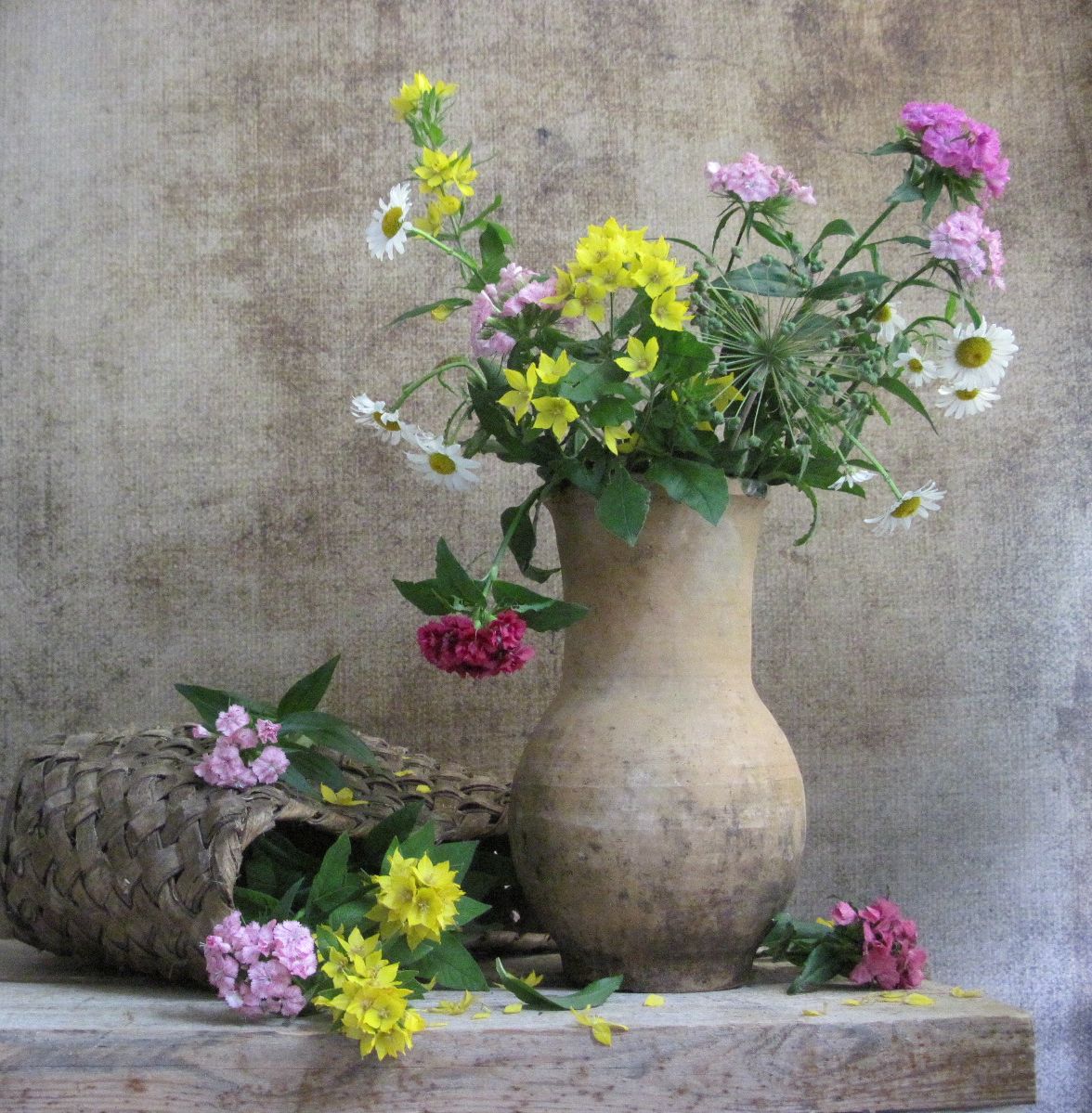 цветы, букет, ромашки, гвоздики, крынка, пестерь, винтаж, Наталия Тихомирова