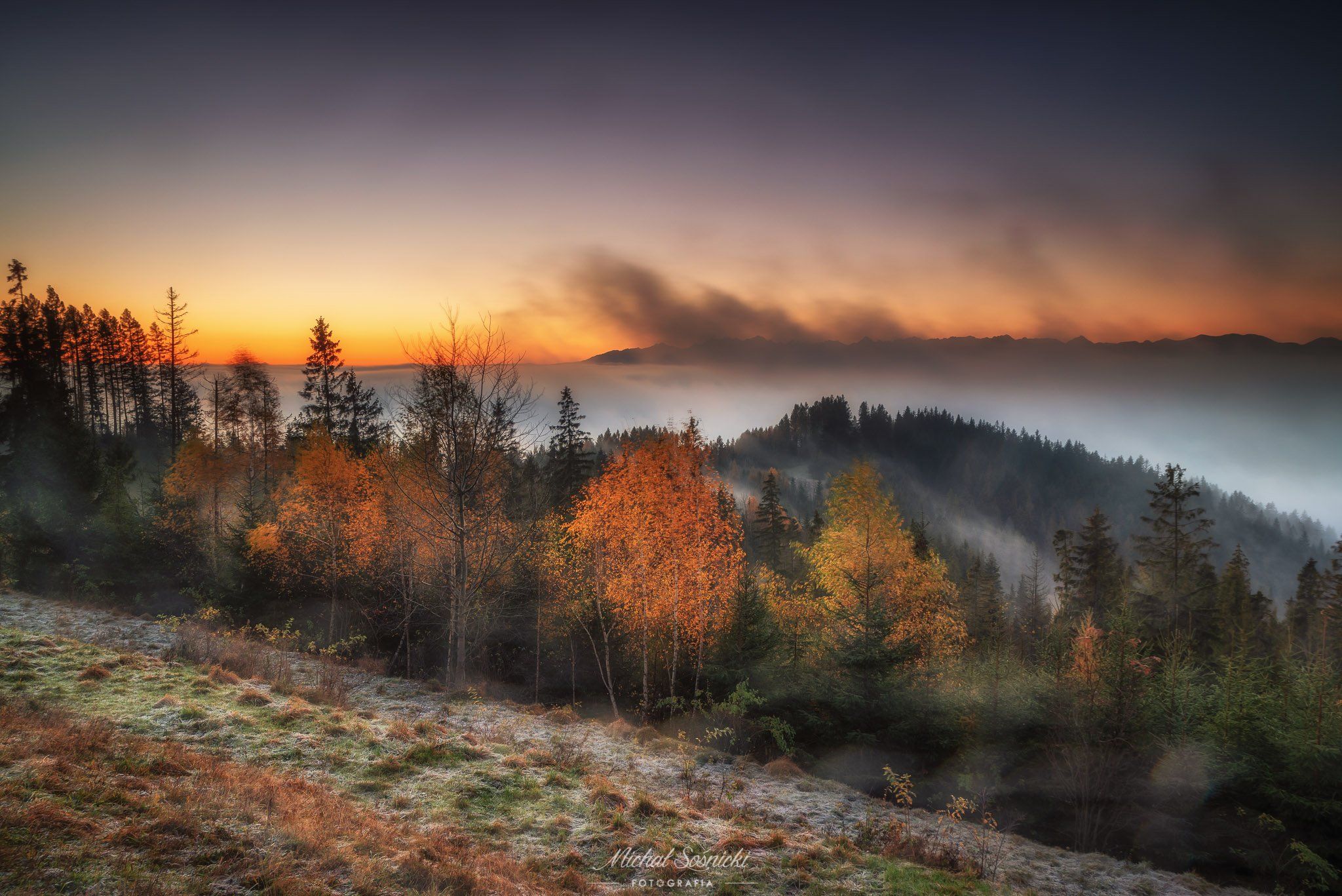 #autumn #poland #mountains #foggy #pentax #benro #benq, Michał Sośnicki