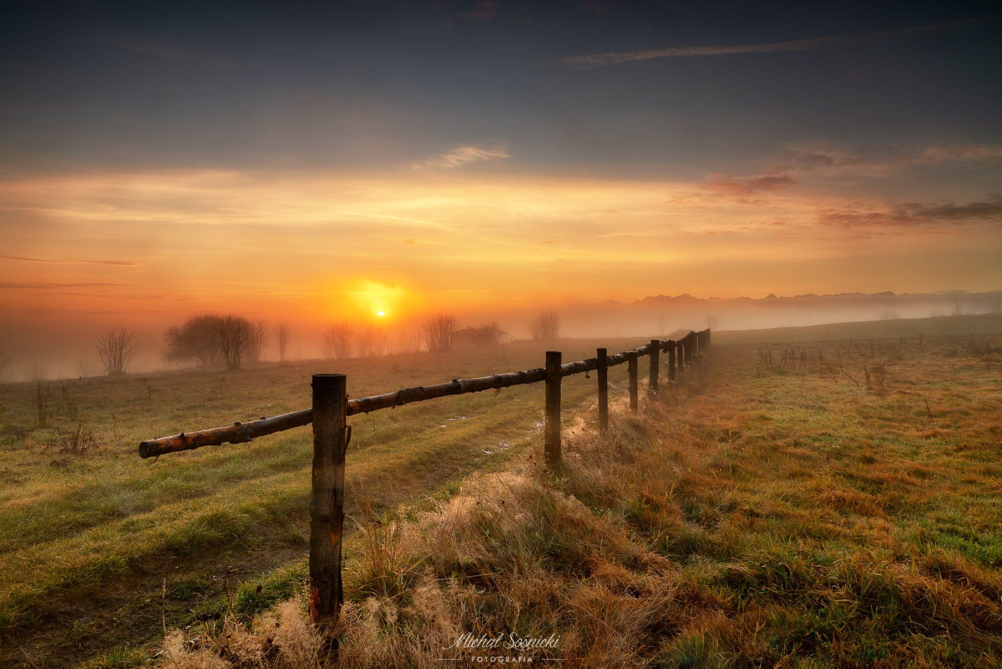 #autumn #poland #mountains #foggy #pentax #benro #benq, Michał Sośnicki