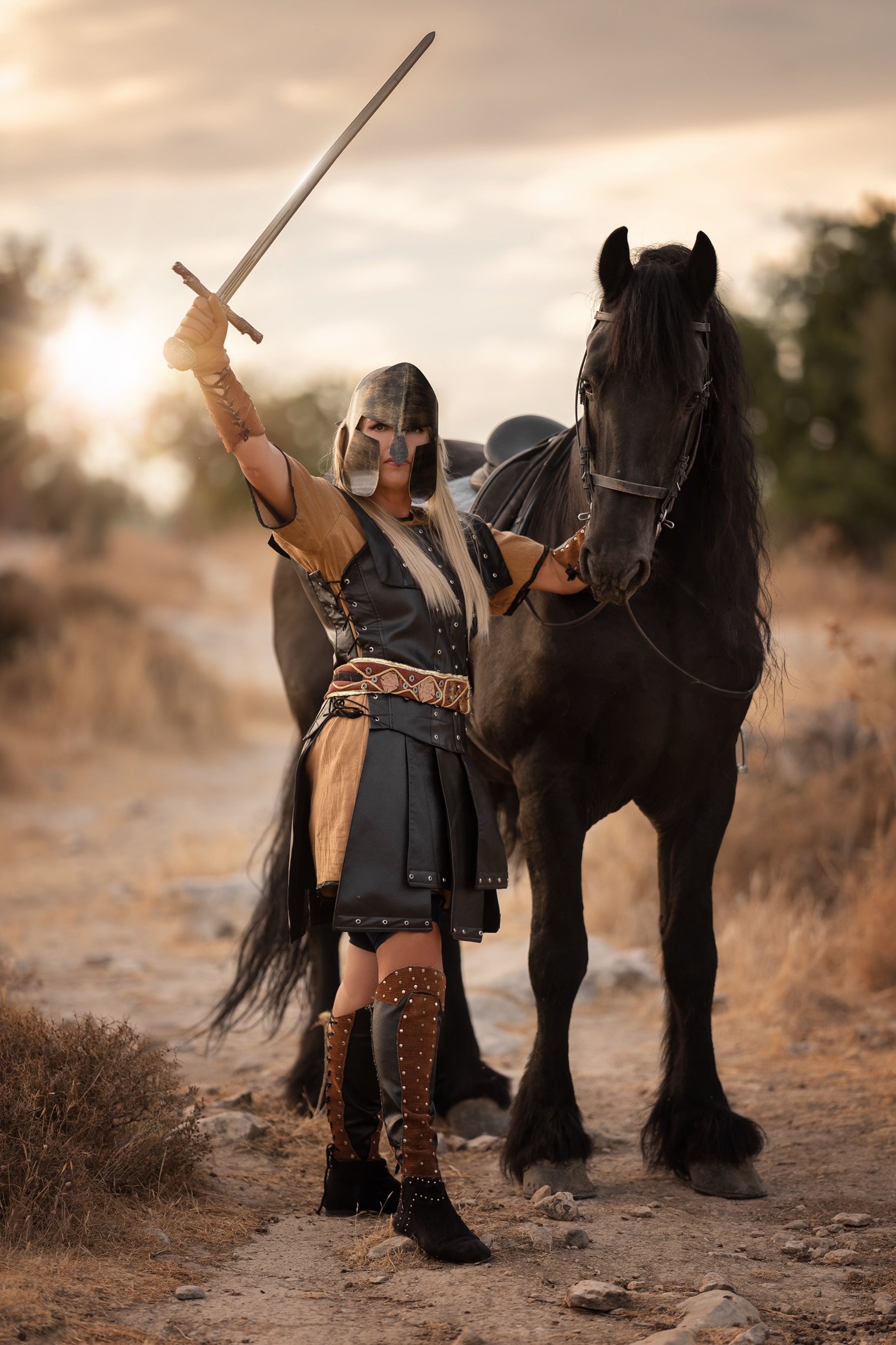 конь воин женщина сила доспехи меч, Виктория Кузнецова