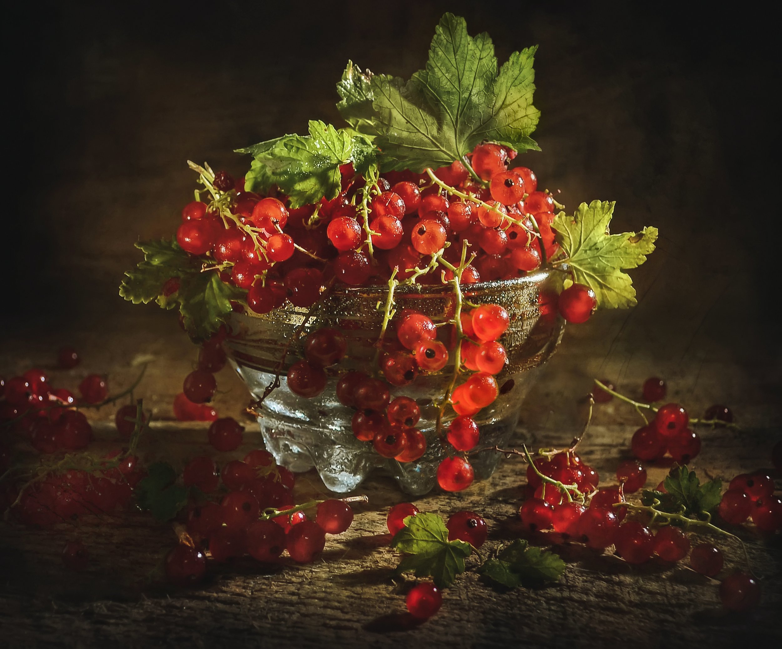 красная смородина,чаша,листики,ягода,бусины, Владимир Володин