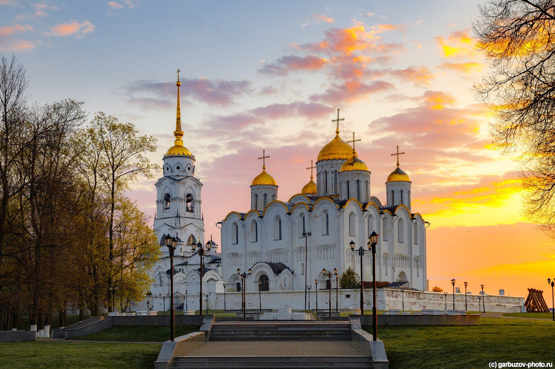 Главный храм на руси. Успенскобор во Владимире.