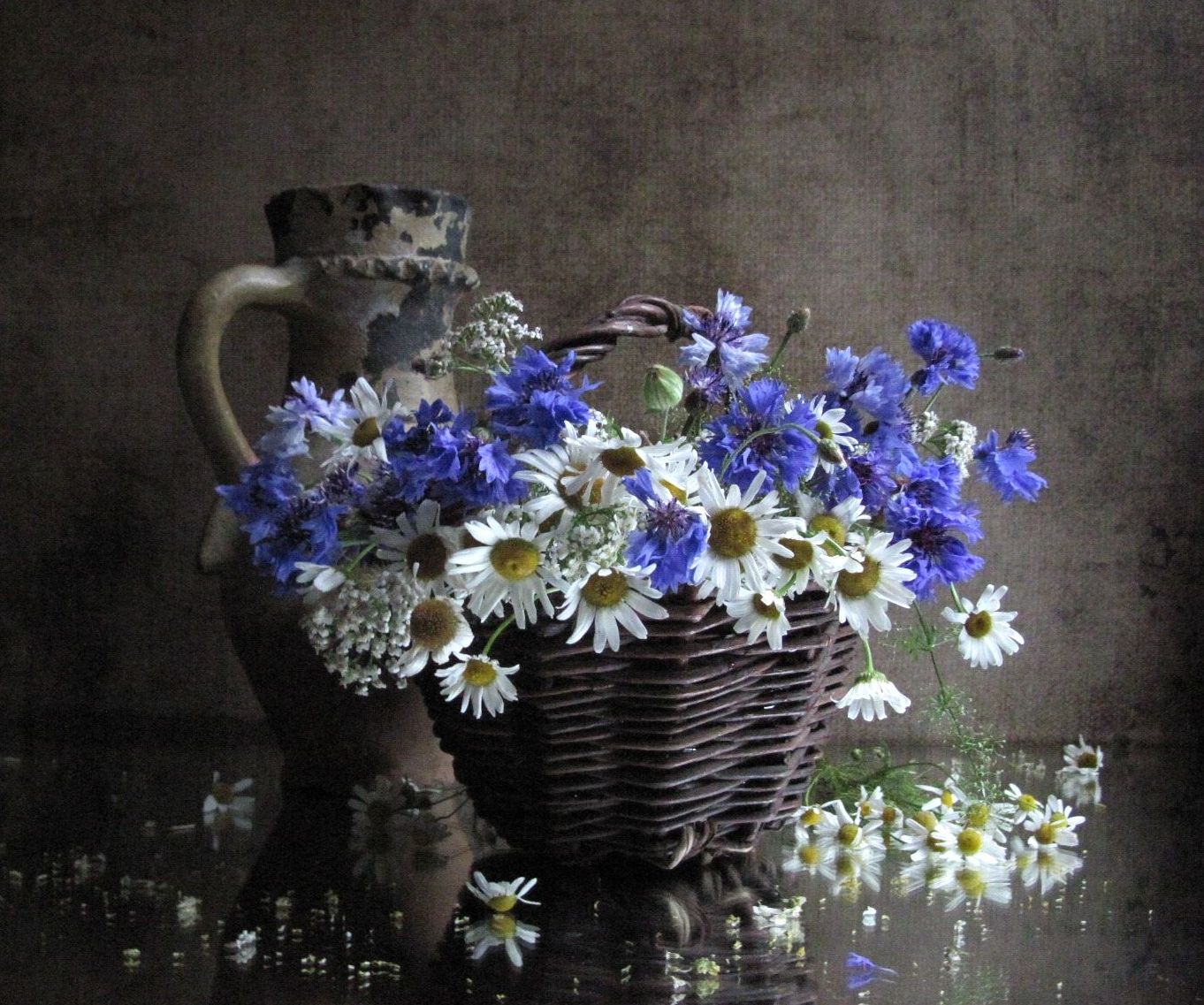 цветы, букет, васильки, ромашки, корзинка, кувшин, винтаж, Наталия Тихомирова