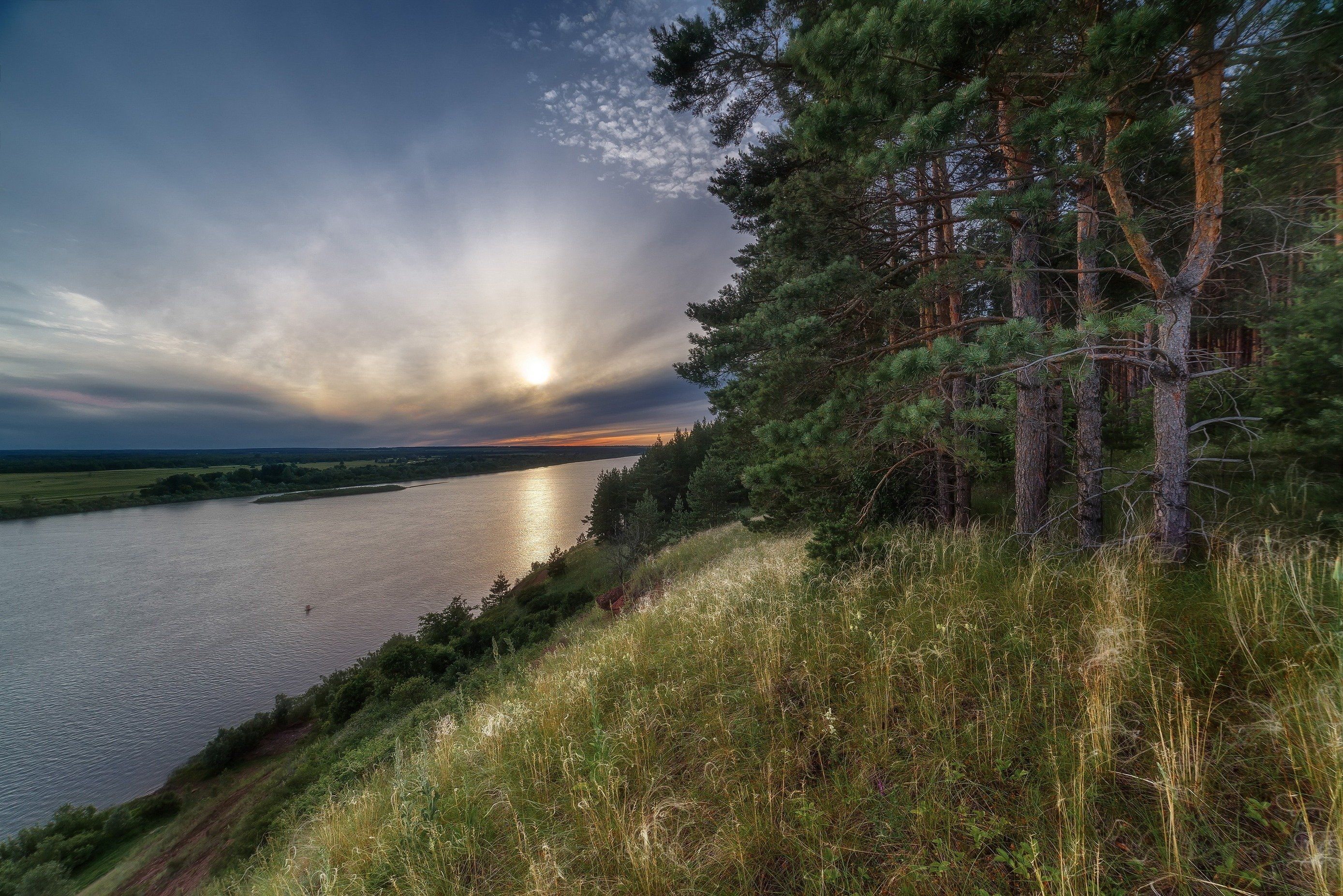 Белые берега речка. Сосна Бор река. Река Обь Сосновый Бор берег. Река Печора. Сосновый Бор на берегу реки.