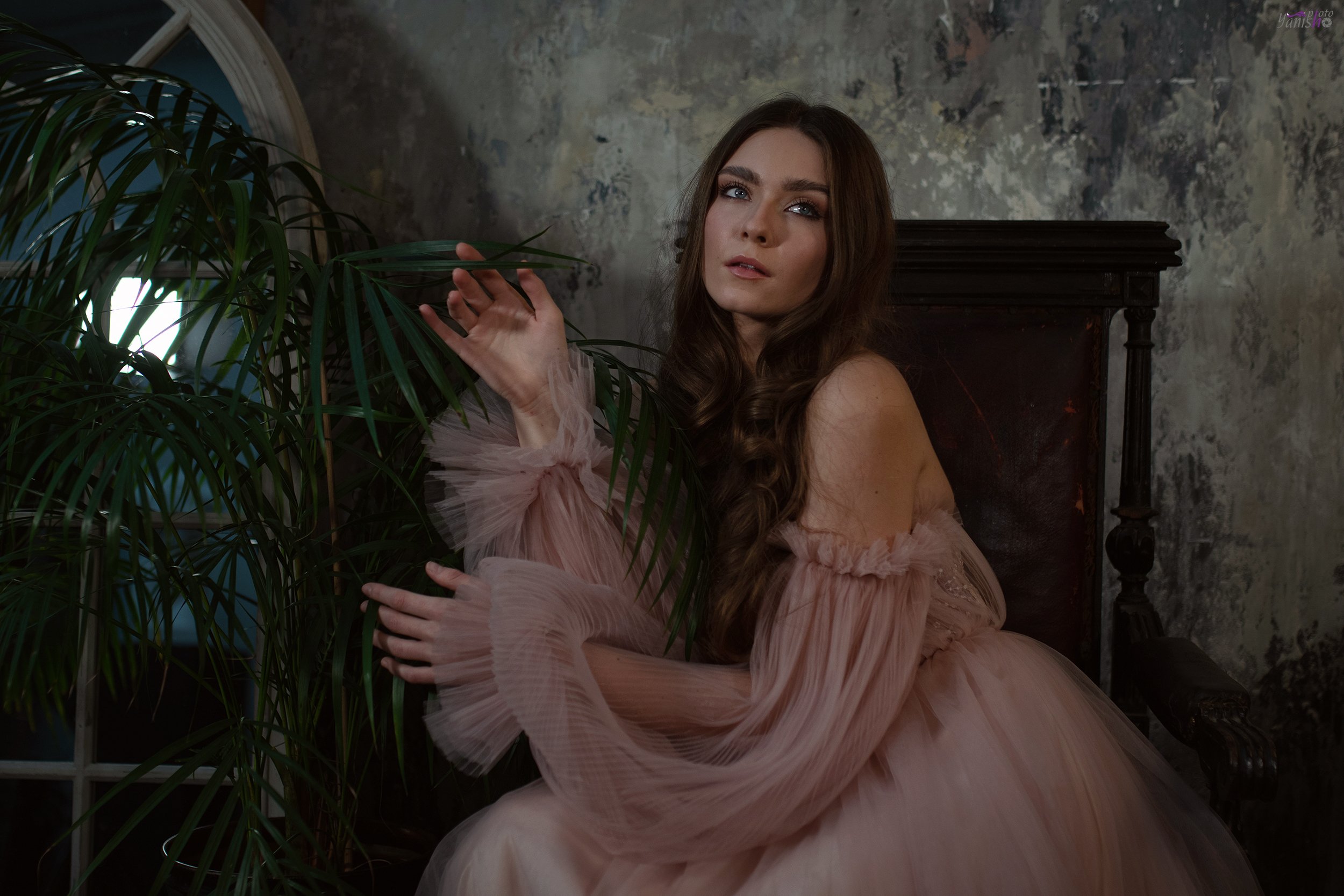 портрет, розовый, фатин, студия, низкий ключ, Янина Ермакова