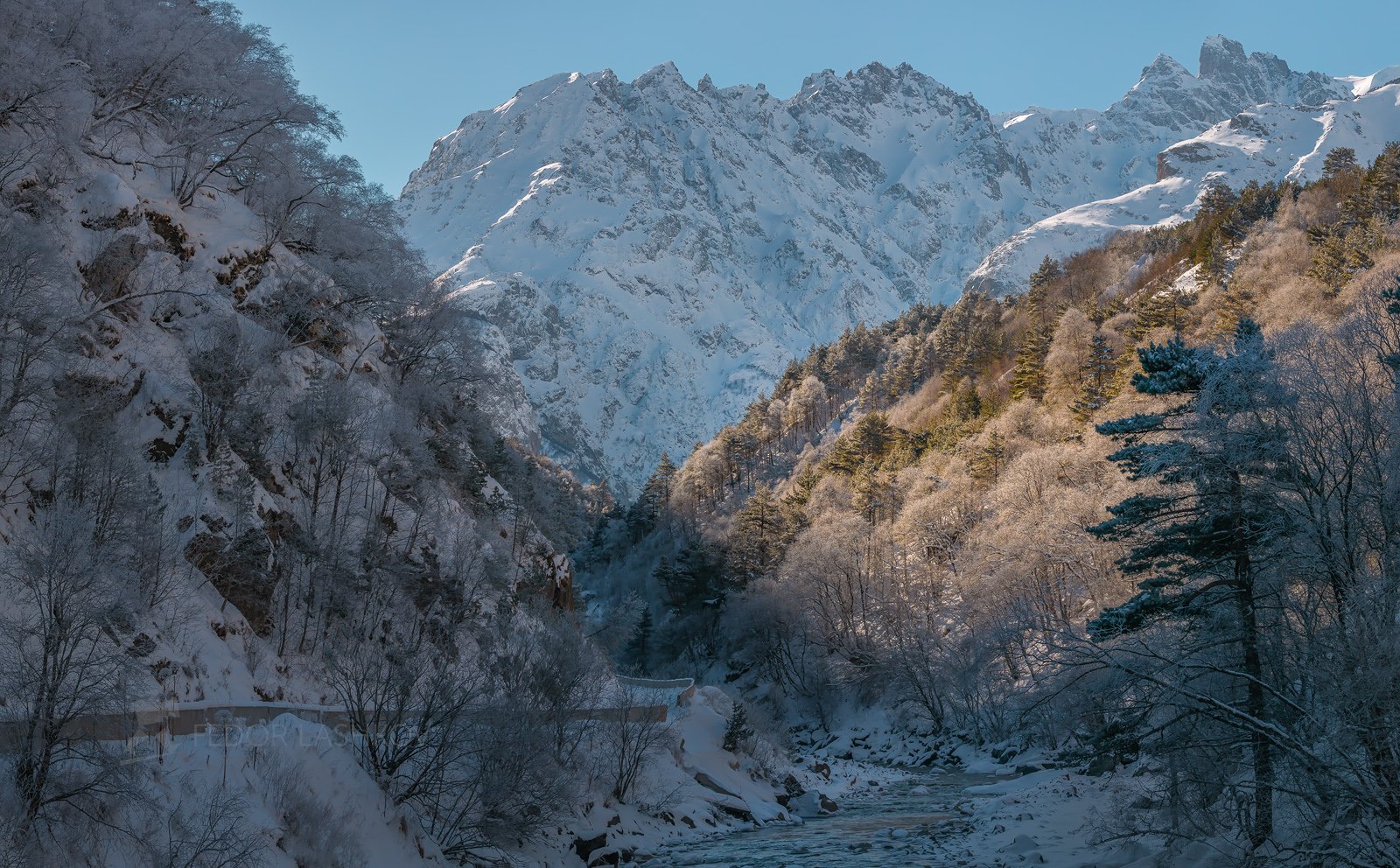  Гора, Кавказ, Кавказские горы, река Черек Балкарский, дорога, Уштулу, ущелье, иней, снег, зима, снежное, дневное, скалы, скалистое, освещение, лес, в инеи, , Лашков Фёдор