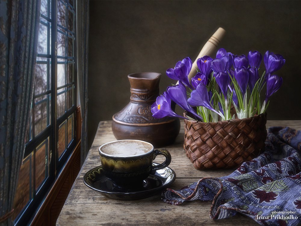 натюрморт, весна, цветы, крокусы, кофе винтажный, окно, Ирина Приходько