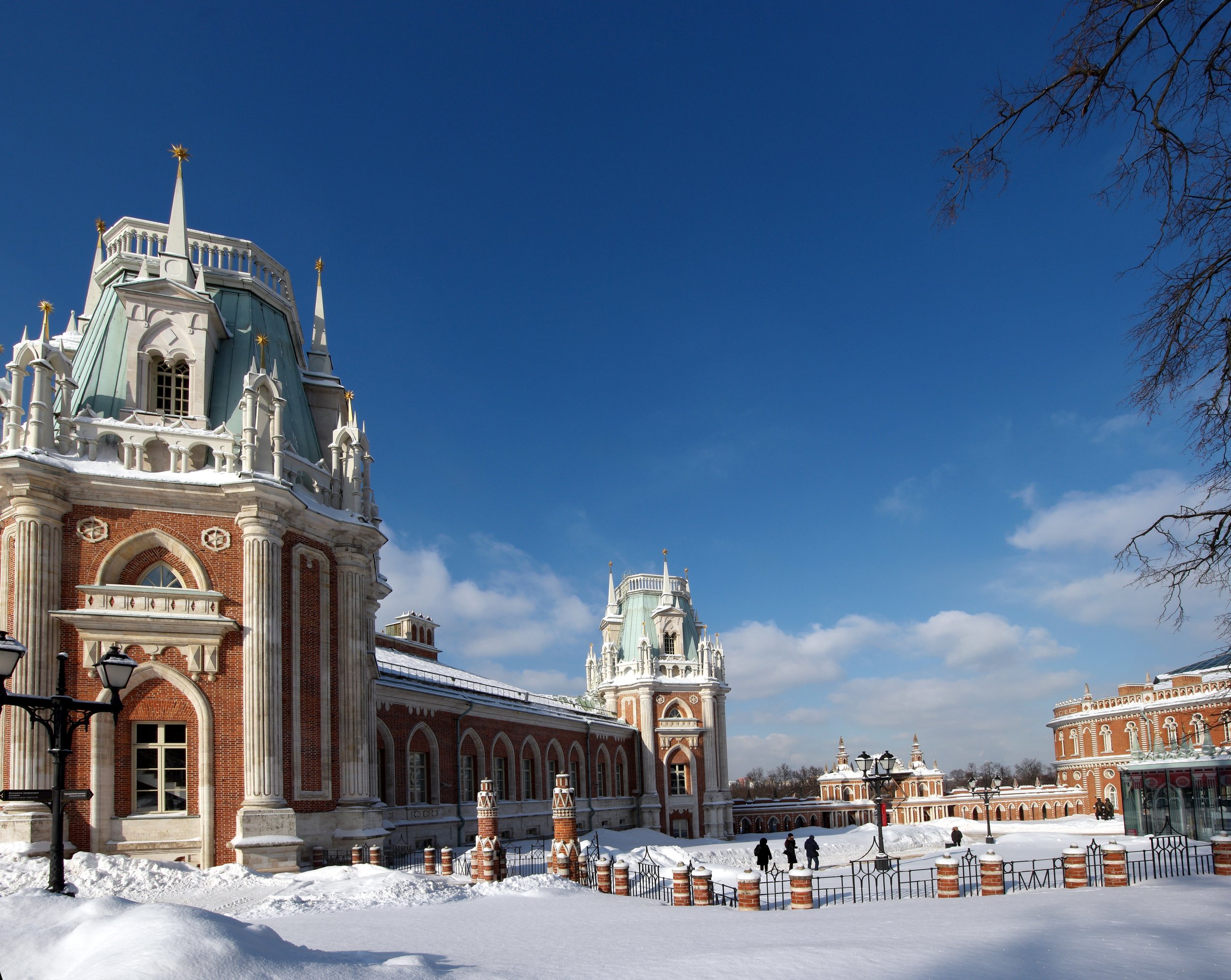 царицыно, снег, дворец, кирпич, синее небо, ограда, музей, Дмитрий Ткаченко