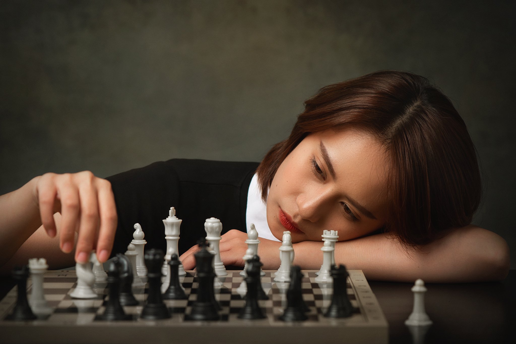 woman, female, chess, queen\'s gambit, staged, portrait, vietnam, vietnamese, asian, studio, Hoang Viet Nguyen