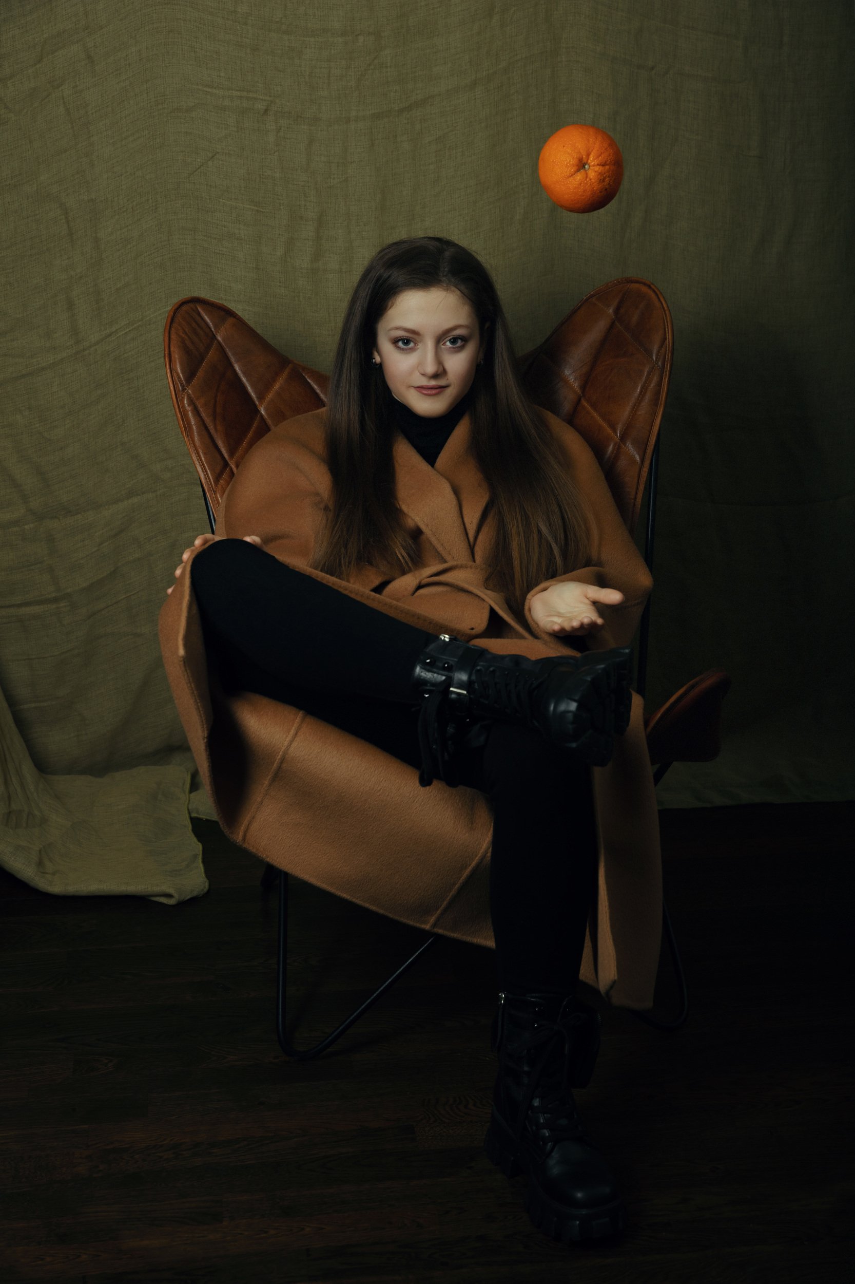 Девушка апельсин кресло красота портрет , Наталья Галенкова