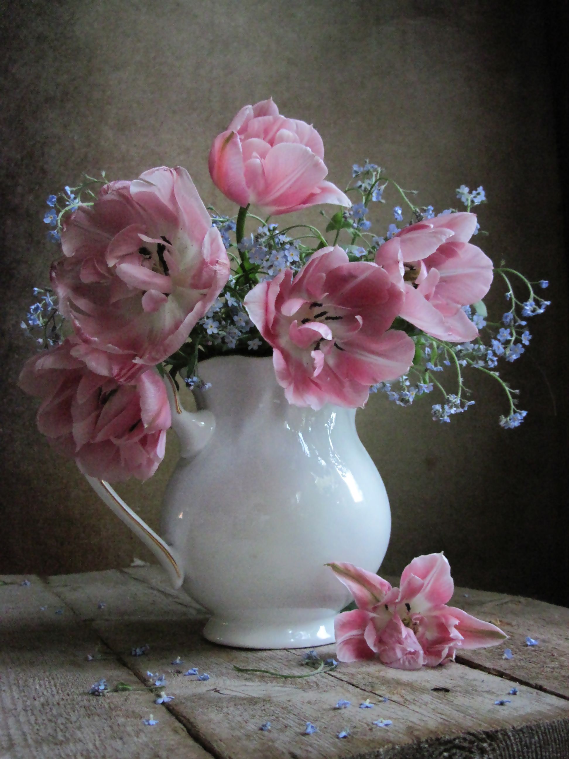 цветы, букет, незабудки, тюльпаны, кувшин, Наталия Тихомирова