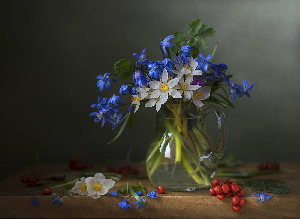 натюрморт с пролесками,с крокусами,весна,букет,голубые,синие цветы,художественное фото,искусство., Людмила Костюченко