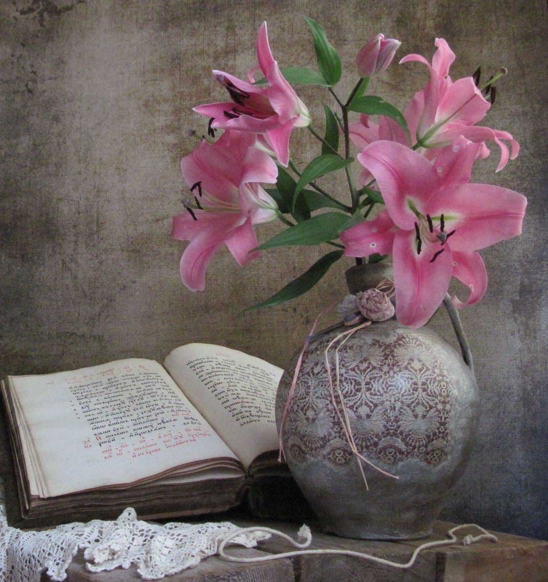 цветы, лилия, евангелие, кувшин, мамино кружево, винтаж, Наталия Тихомирова