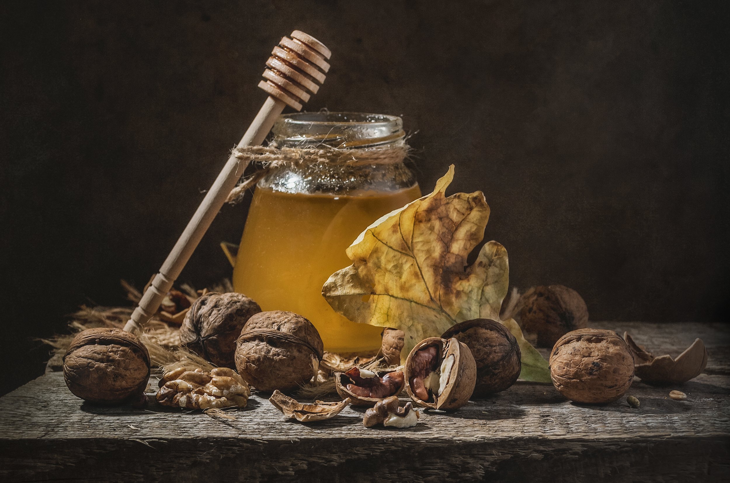 мёд,грецкие орехи,дубовый лист,осень,вкус,сладкий,тёмный, Владимир Володин