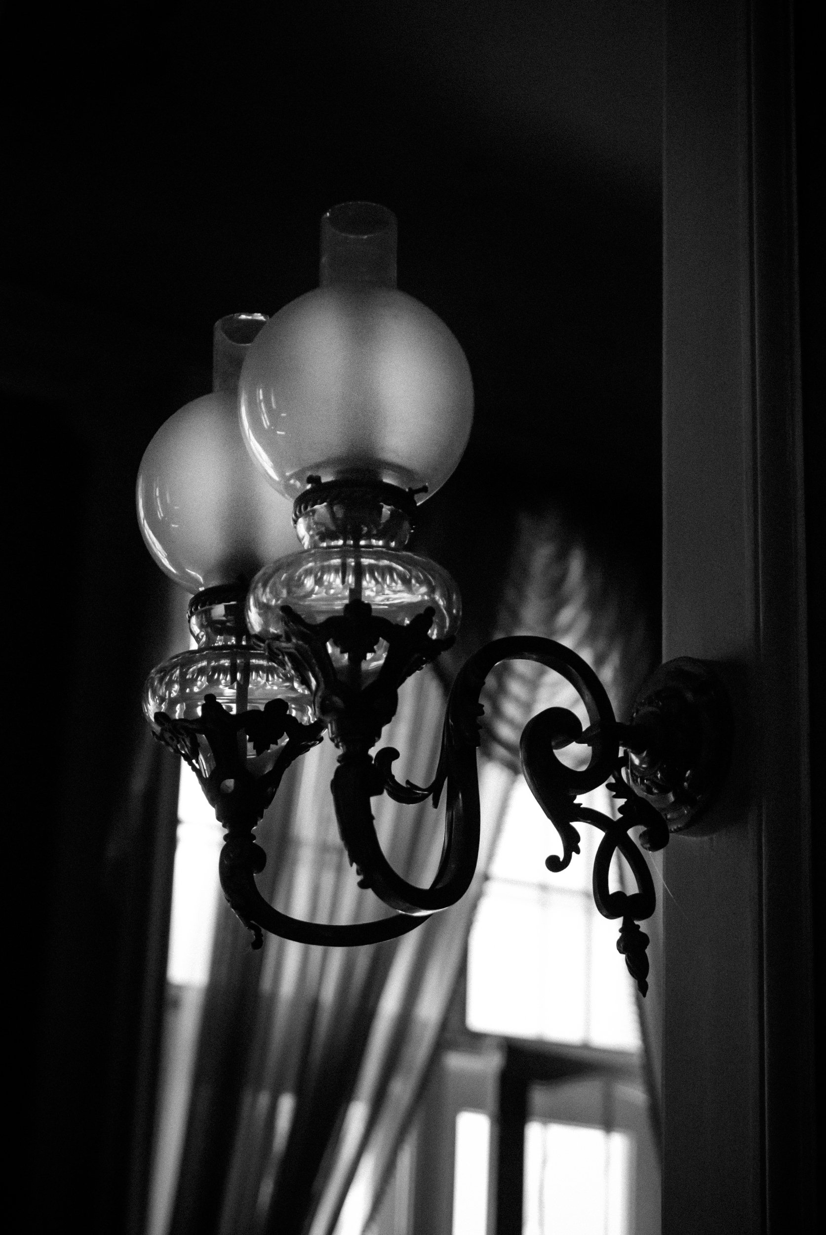 lamp,light,monochrome,  Mykhailo