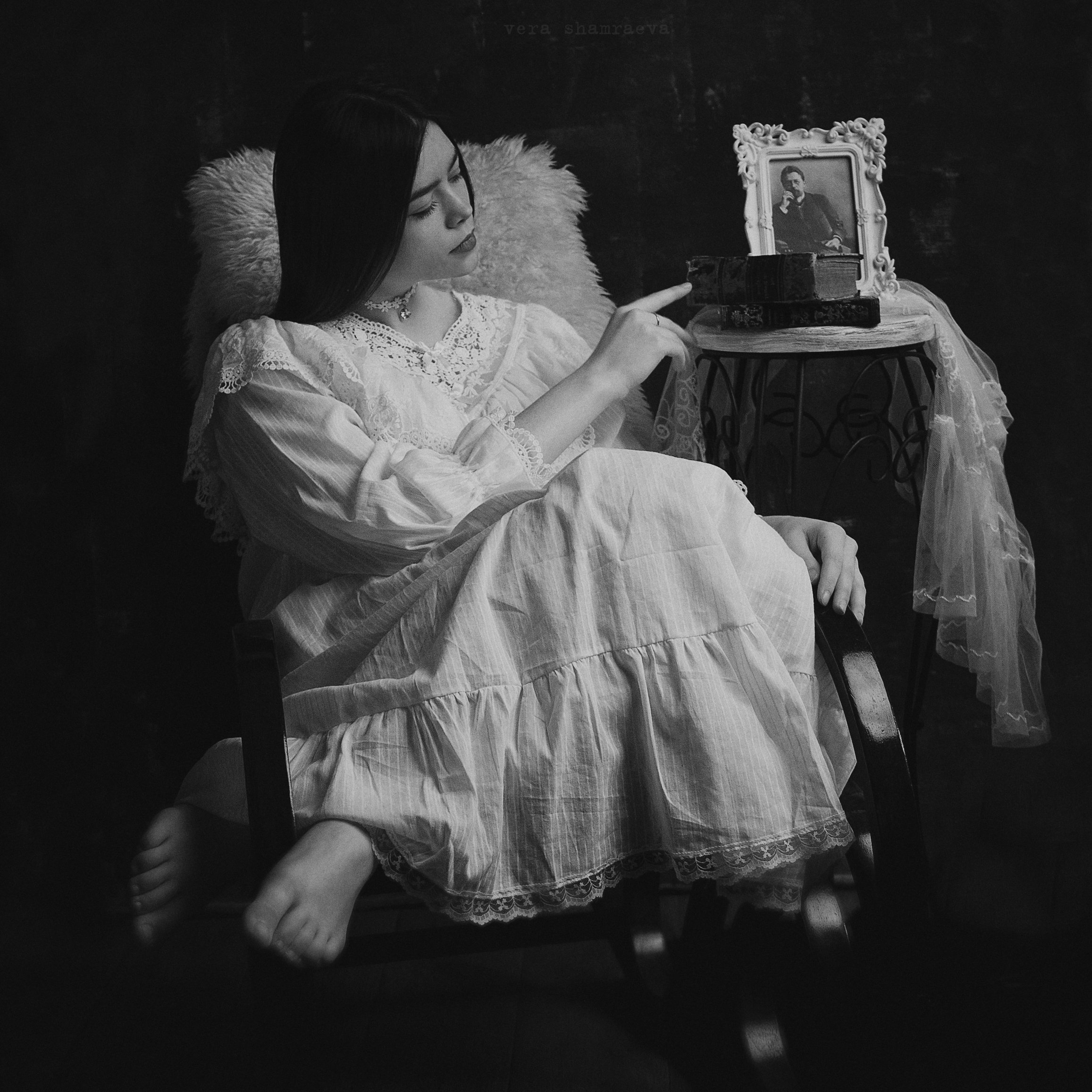 винтажный стиль монохром девичий портрет, Вера Шамраева