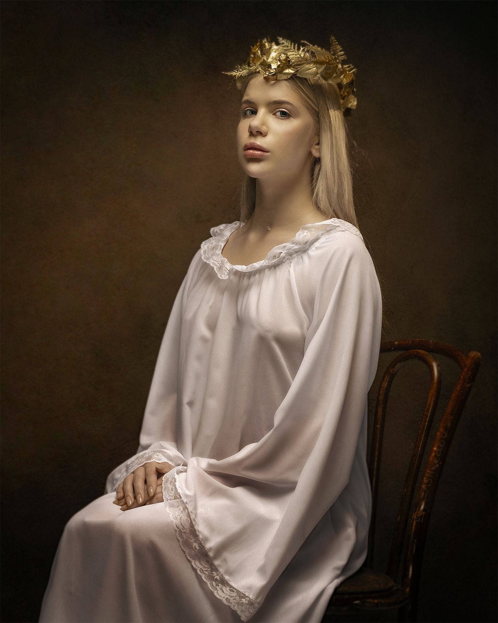 queen, girl on a chair, in a nightgown, golden wreath, erotica, nude, Aleksandr Shvedov