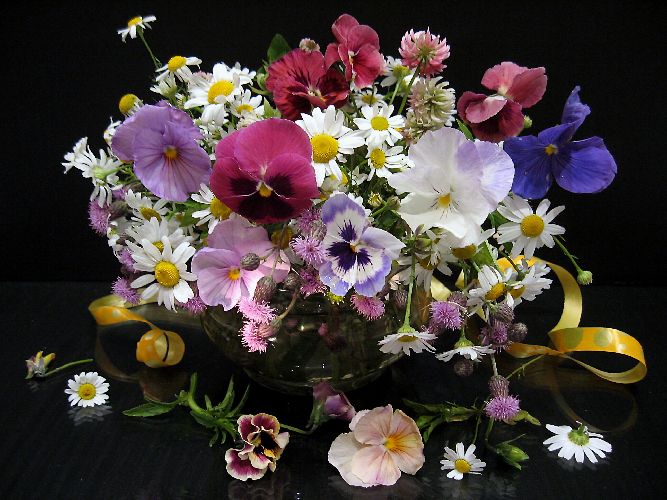 цветы, букет, анютины глазки, ромашки, клевер, чертополох, Наталия Тихомирова