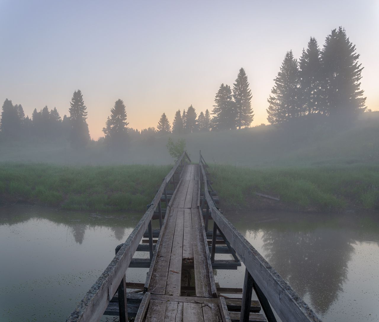 июнь рассвет река мостик туман, Александр Архипкин