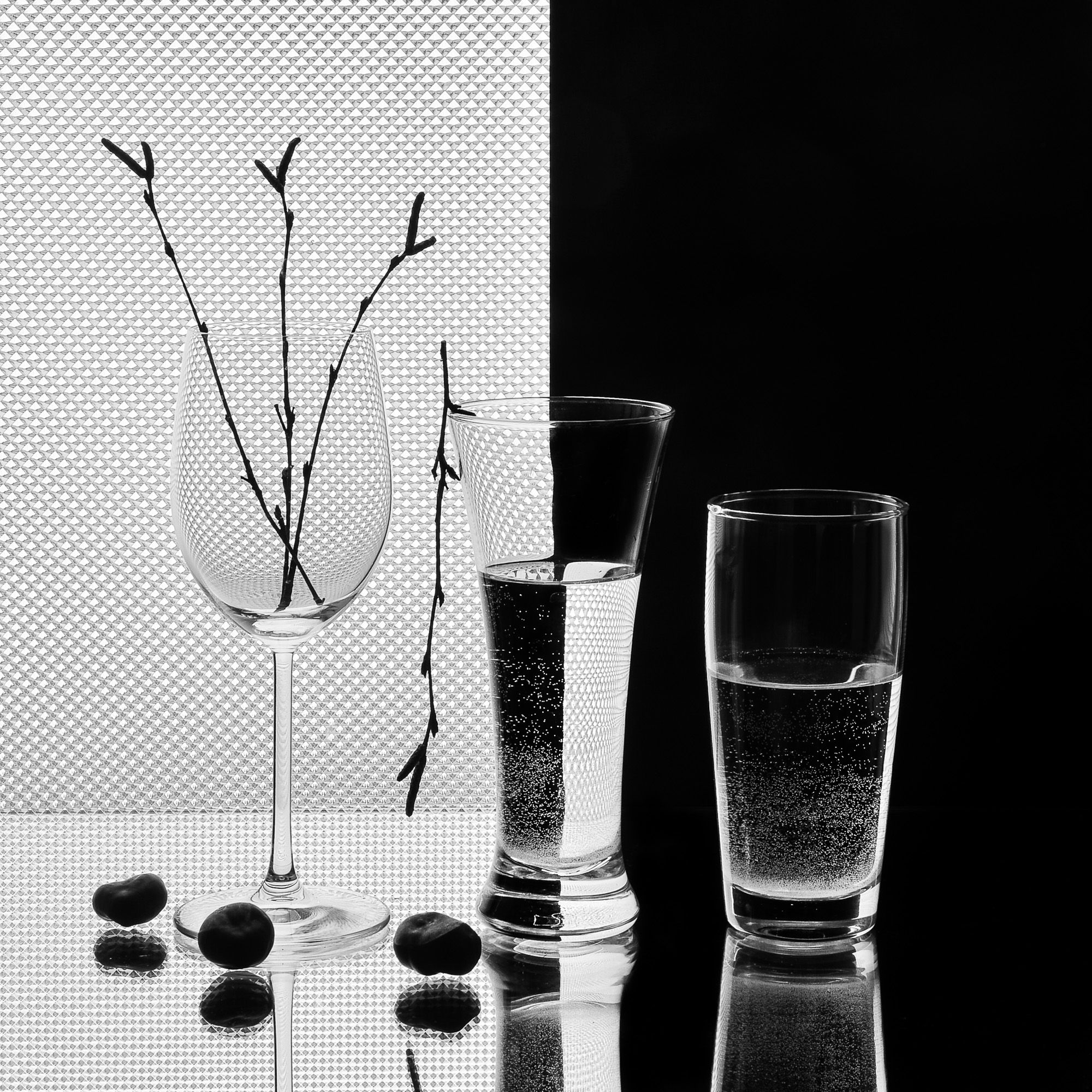 абстракция, свет, тень, фотография, стекло, ч/б, натюрморт, black and white, Валерий Верещако
