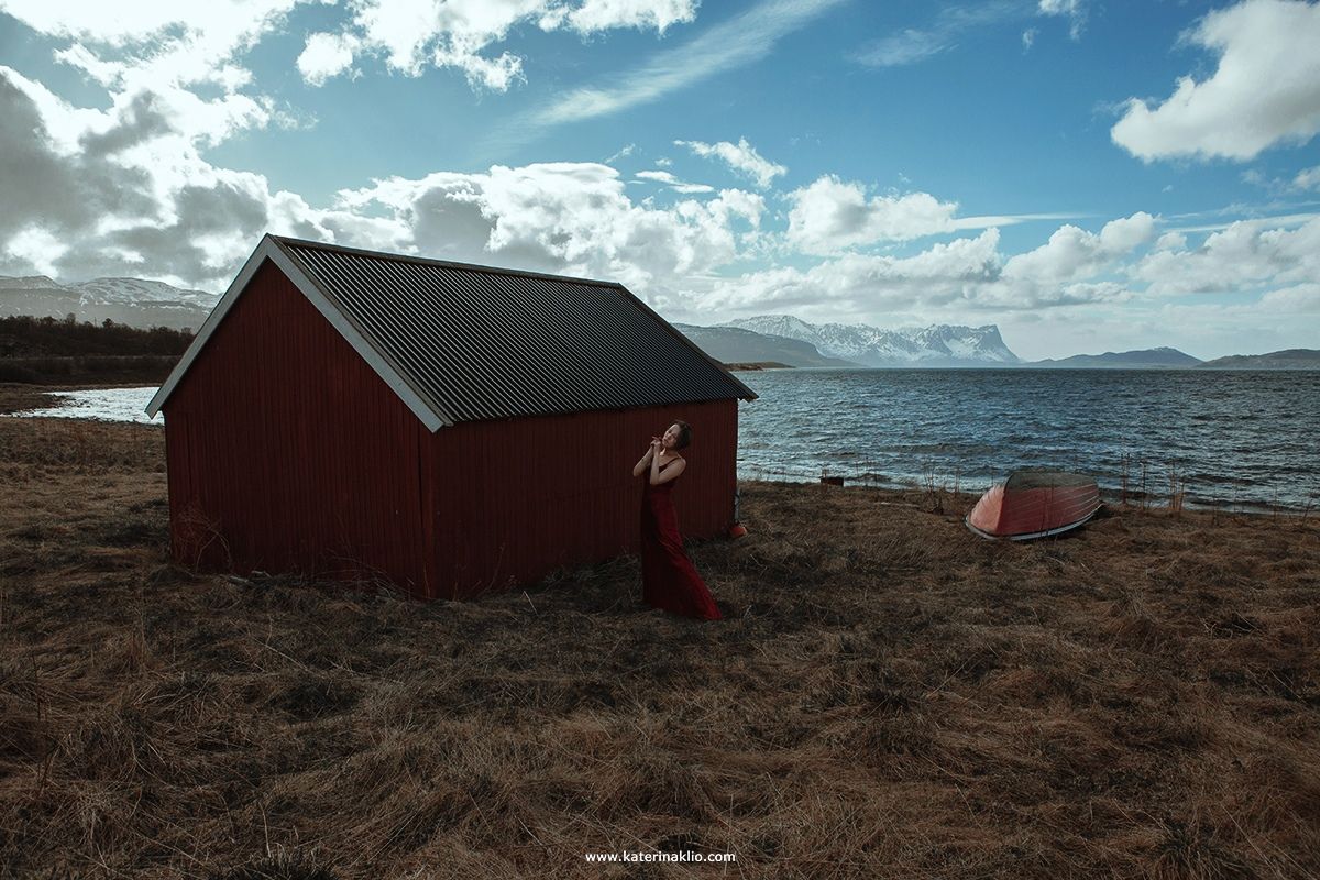 Loneliness, ocean, mountains, norway, boat, red, woman, model, feel, feeling, air, Scandinavia, northern, north, Катерина Клио