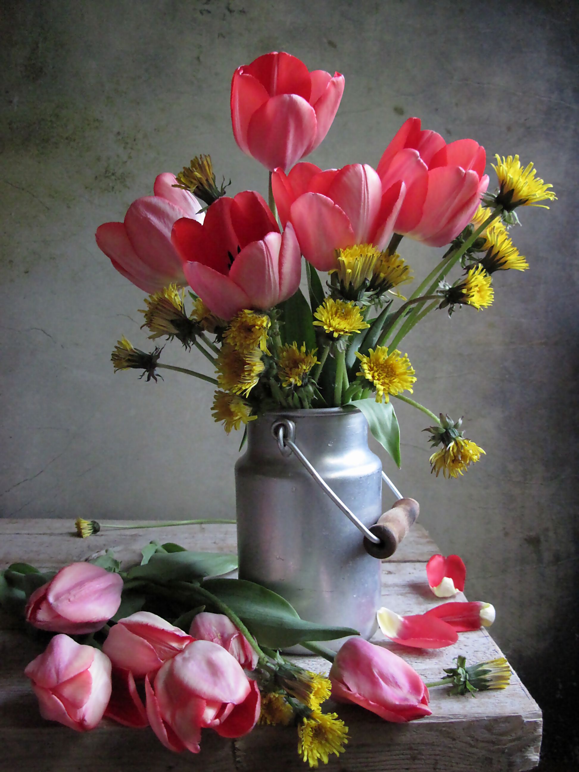 цветы, букет, тюльпаны, одуванчики, бидон, Наталия Тихомирова