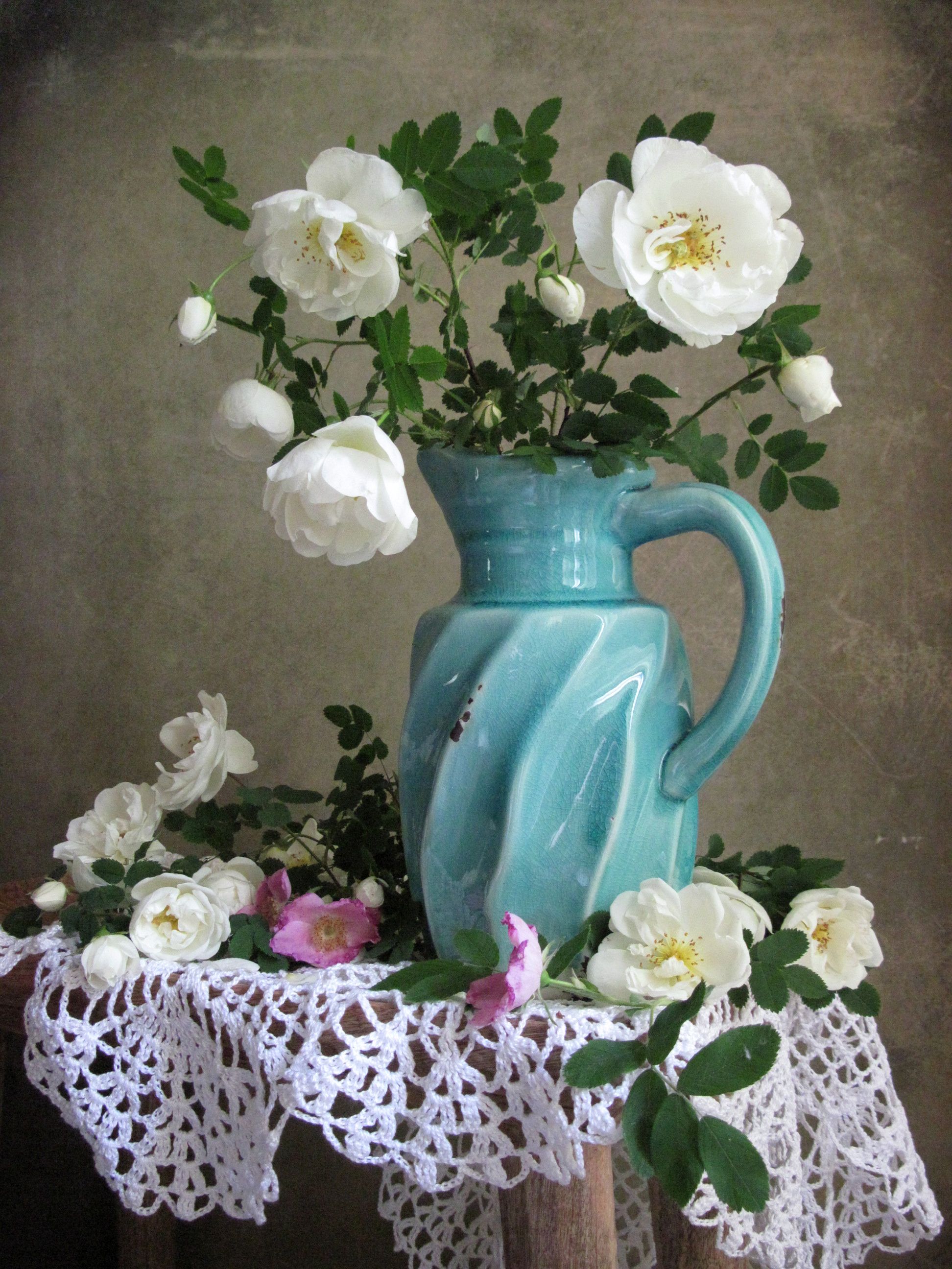цветы, букет, розы, кувшин, салфетка, Наталия Тихомирова