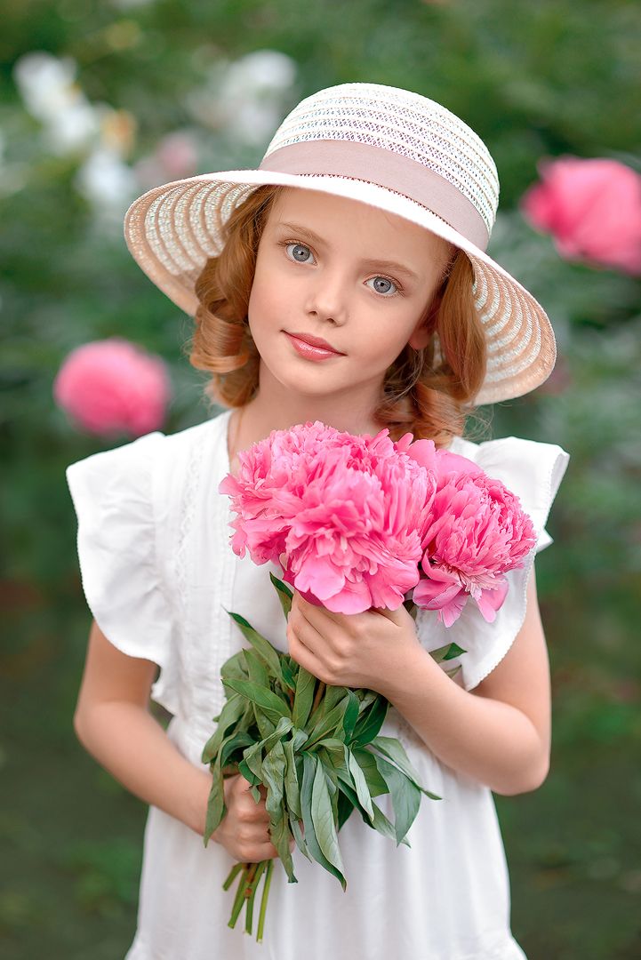 children, child, peonies, childhood, children portrait, kid, kids, girl, summer, summertime, дети, девочка, детская фотосессия, детская фотография, children photography, дети модели, дети модели москва, Шулина Ольга