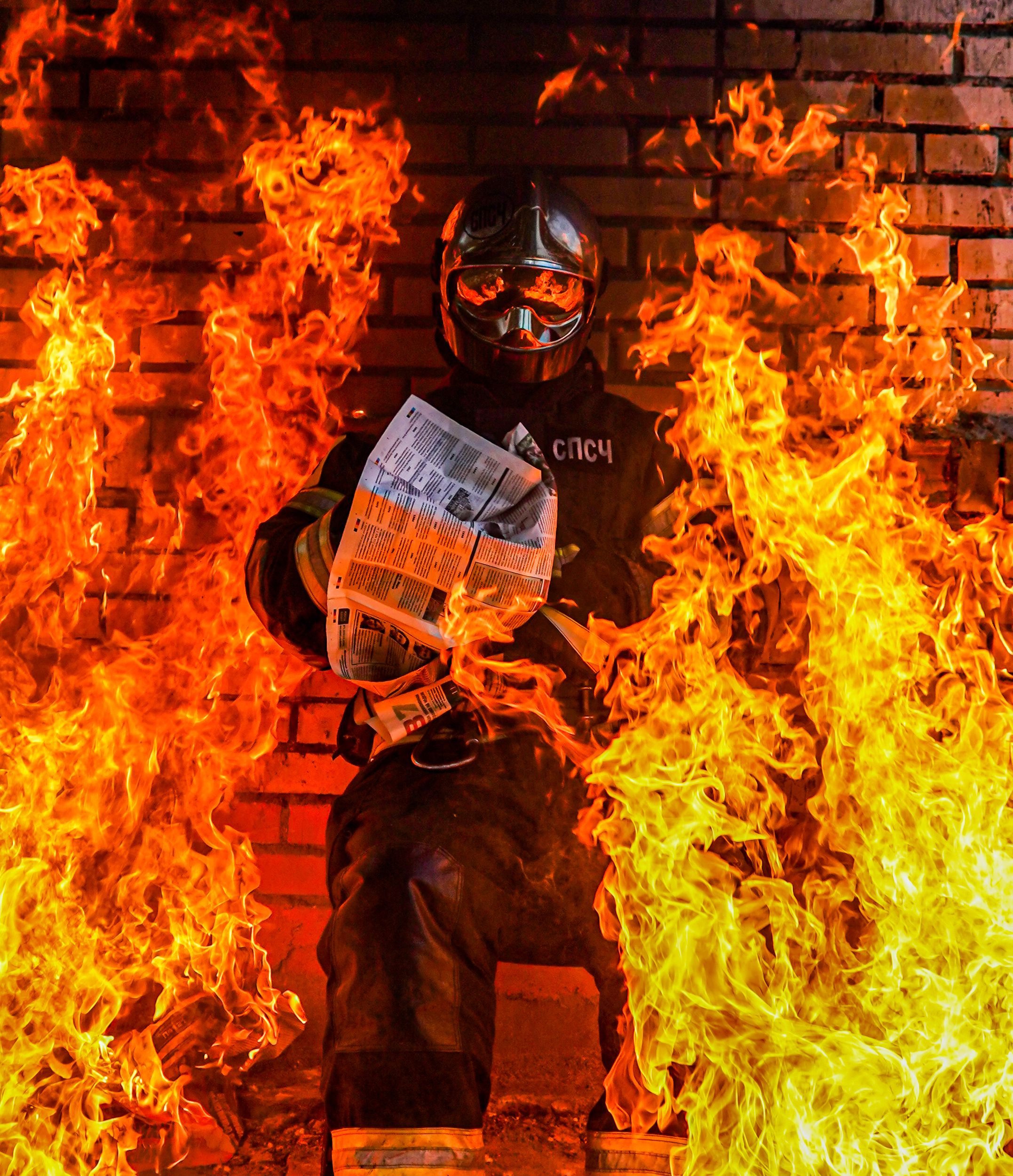 огонь пожарные мчс fire firefighter rescue спасатели дым работа жар тепло, Сергей Лашнев