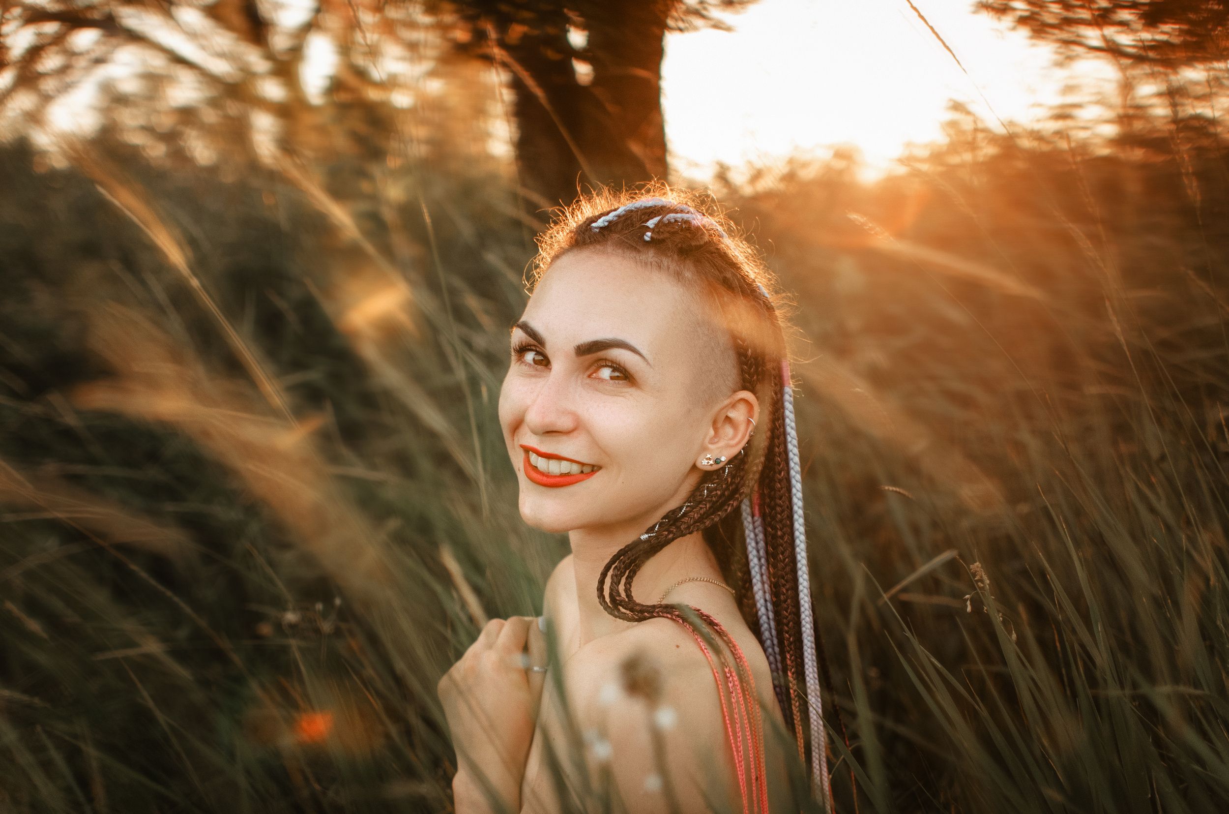 Charming smile. Популярные фото качественная.