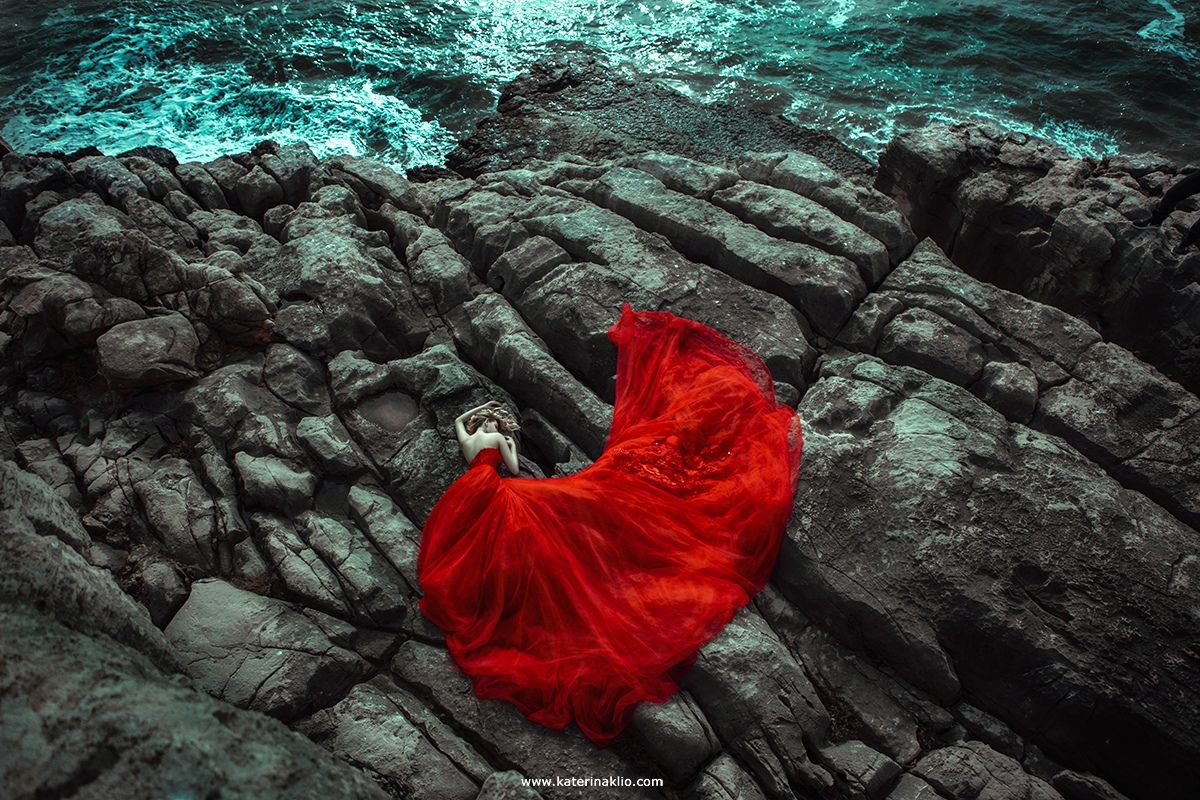 red, top, view, woman, depressed, dress, model, wearing, beautiful, creative, drone, art, fine art, feeling, ocean , Катерина Клио