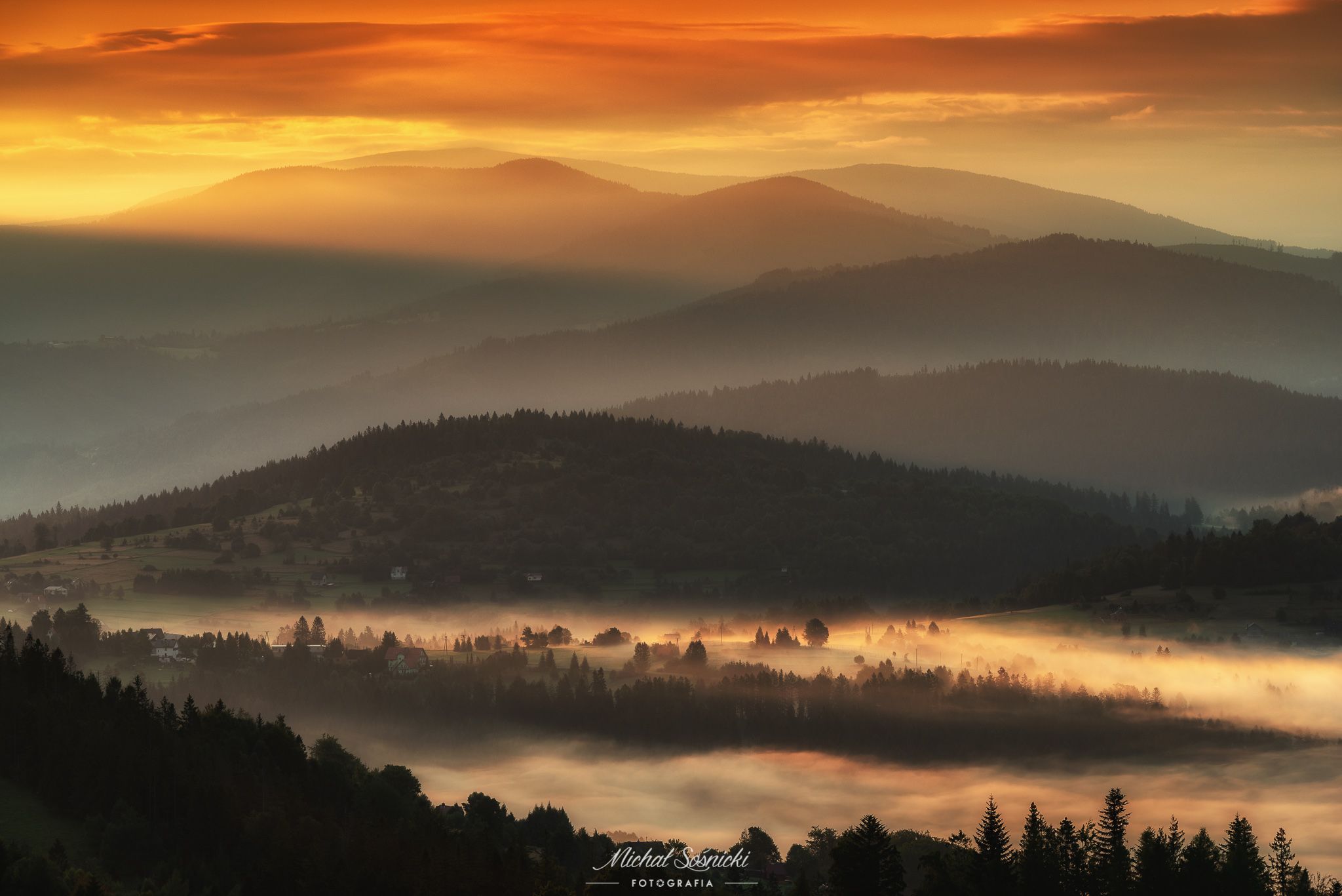 #poland #pentax #benro #lightroom #nikcollection #nature #sunrise #mountains #sky #fog #foggy #morning #pix, Michał Sośnicki