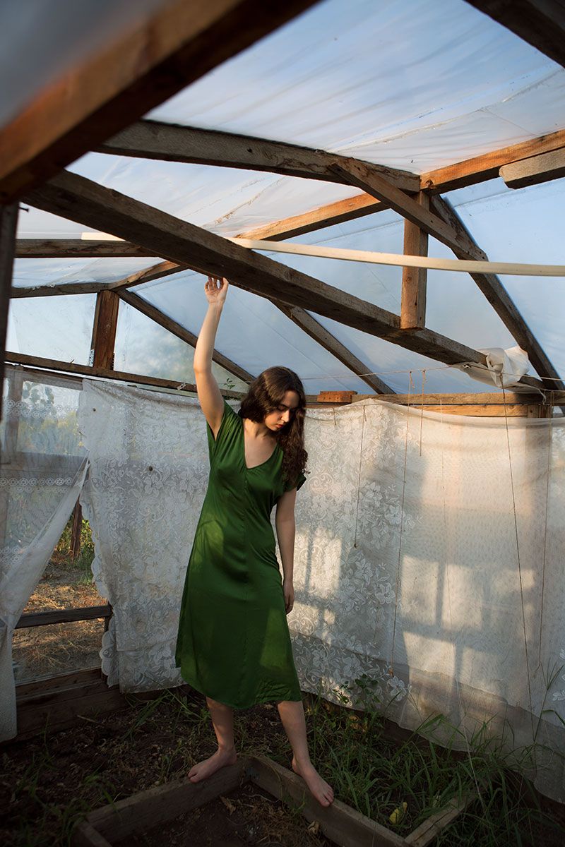 женский портрет, девушка, зеленое платье, Ольга Юсупова