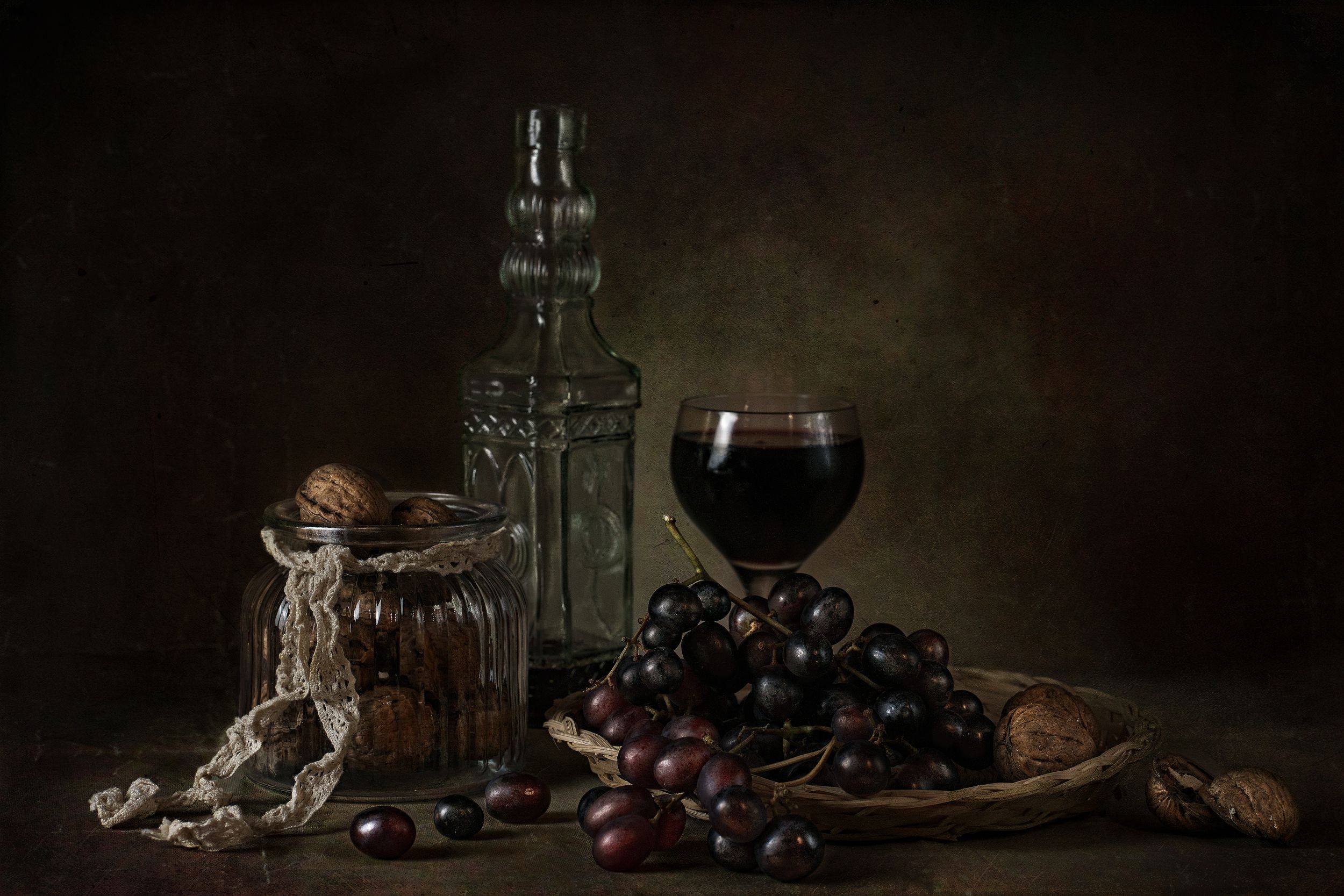 still life with berries, still life, berries, wine, glass, elegance, drink, alcohol, bottle, wineglass, object, fruit, decoration, table, home, arts, modern world, society, grapes, fine art, food, vegetarian, dessert, walnuts, Анжелика Костин