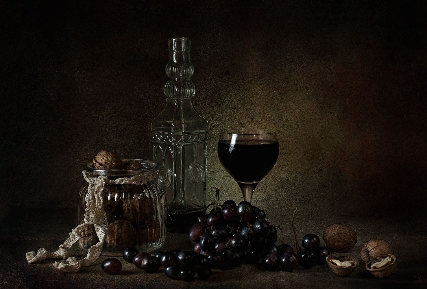 still life with berries, still life, berries, wine, glass, elegance, drink, alcohol, bottle, wineglass, object, fruit, decoration, table, home, arts, modern world, society, grapes, fine art, food, vegetarian, dessert, walnuts, Анжелика Костин