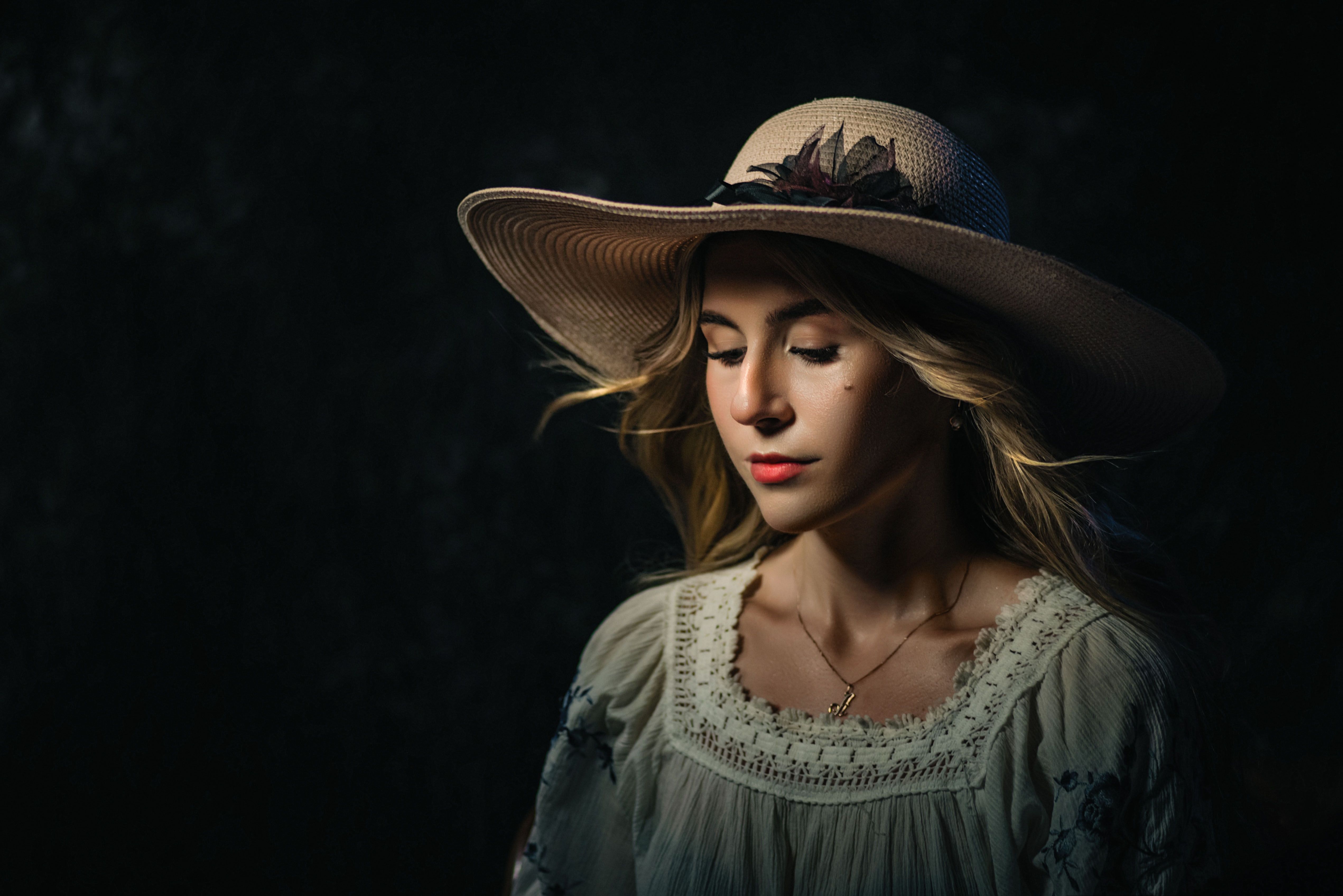 портрет женский темный шляпа, Алексей Кудряшов