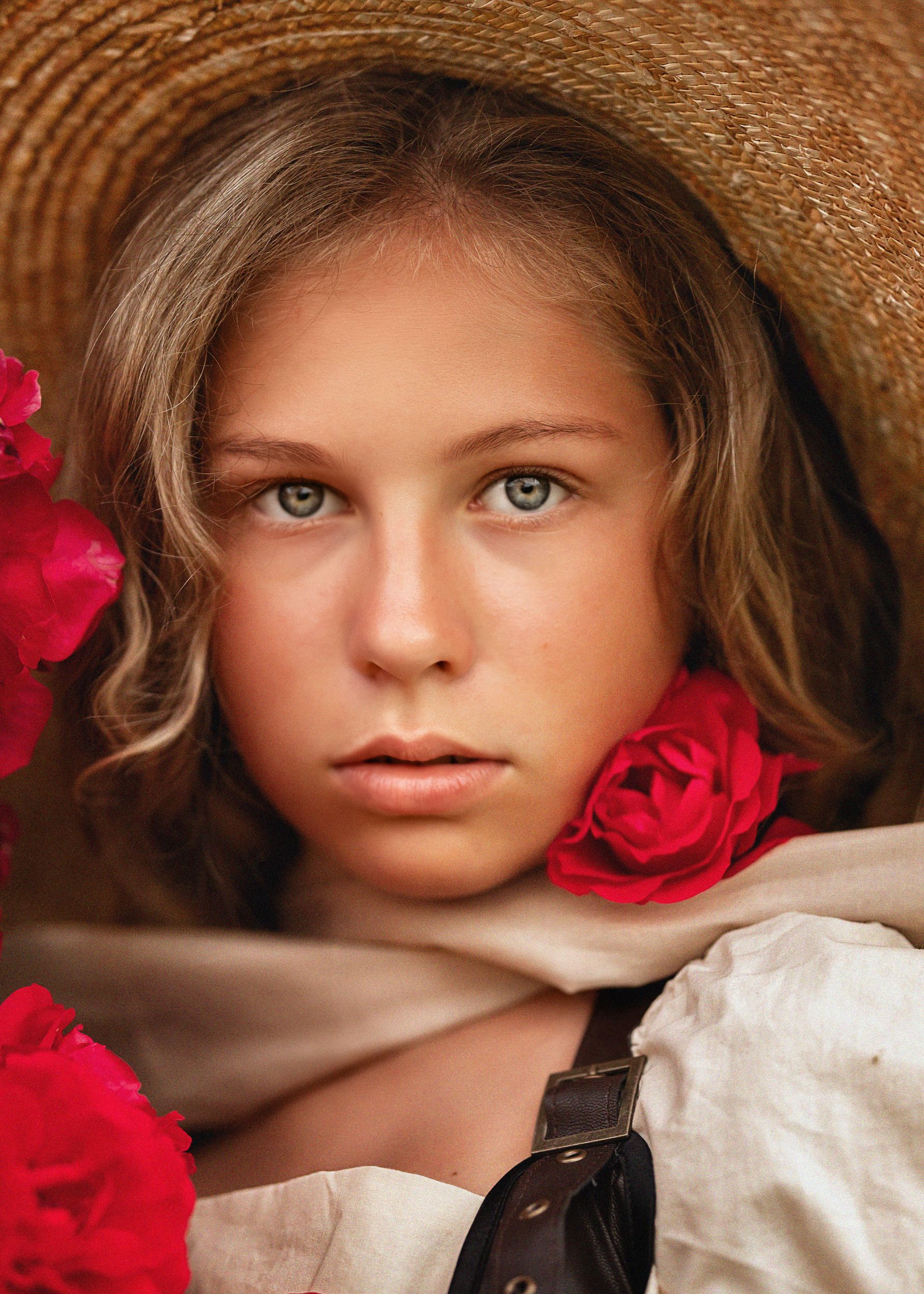 девушка, лето, поле, девушка в шляпе, юность, портрет, розы, Елена Чернигина