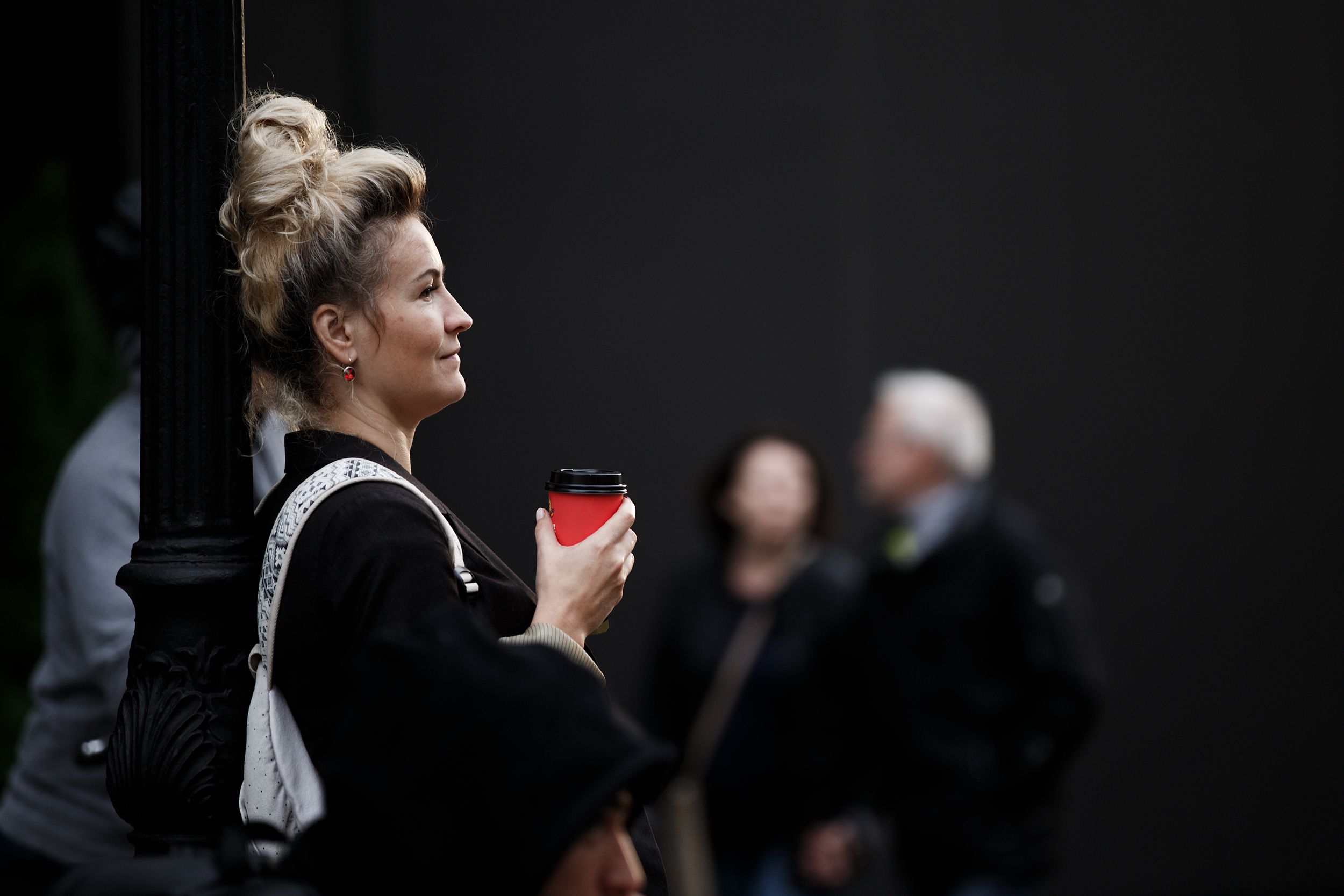 street, moments, mood, color, red, msk, moscow, streetphoto, streetlife, streetmoscow, people, photography, photo, person, documentary, reportage, moscow, visual, female, human, emotion, Ирина Болдина