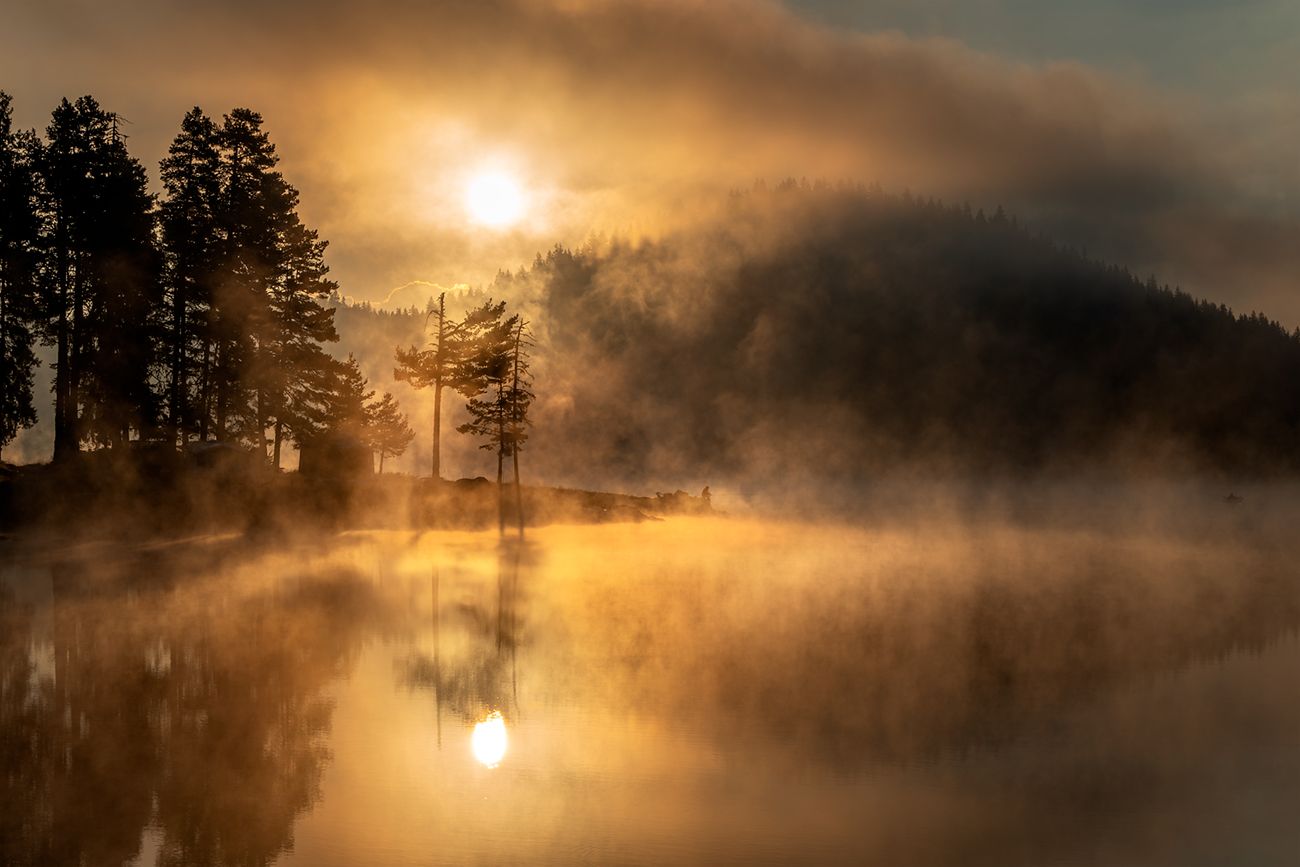 landscape nature scenery summer sunrise morning dawn lake reflection fog foggy mist misty clouds mountain trees пейзаж рассвет горы озеро, Александър Александров